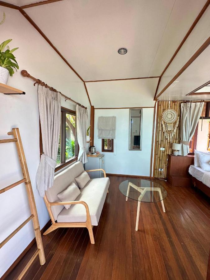 Mini Villa Beachfront "Annex"