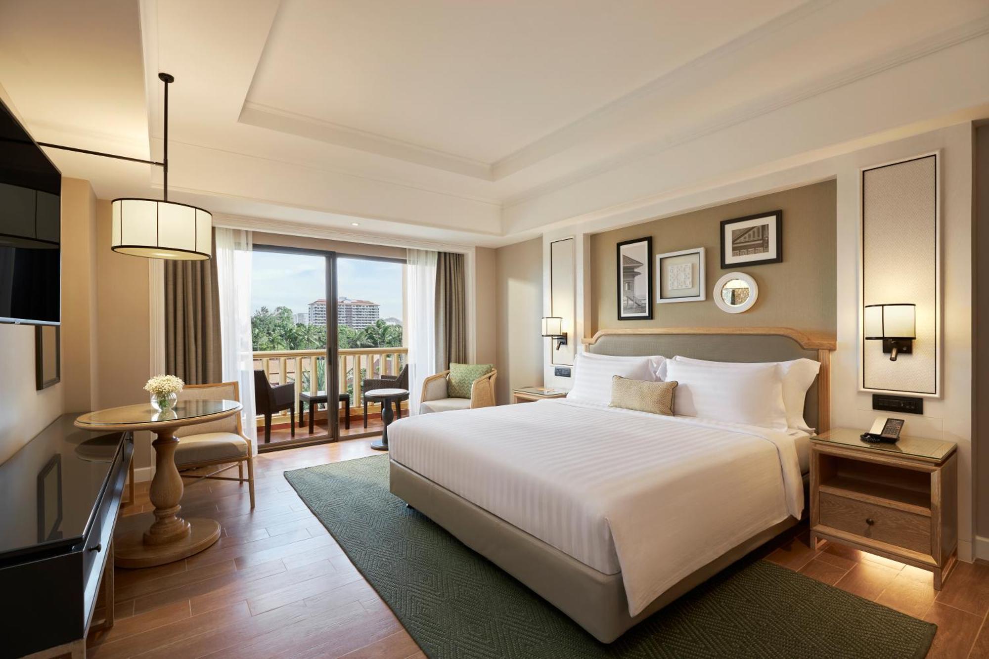 Deluxe King Room