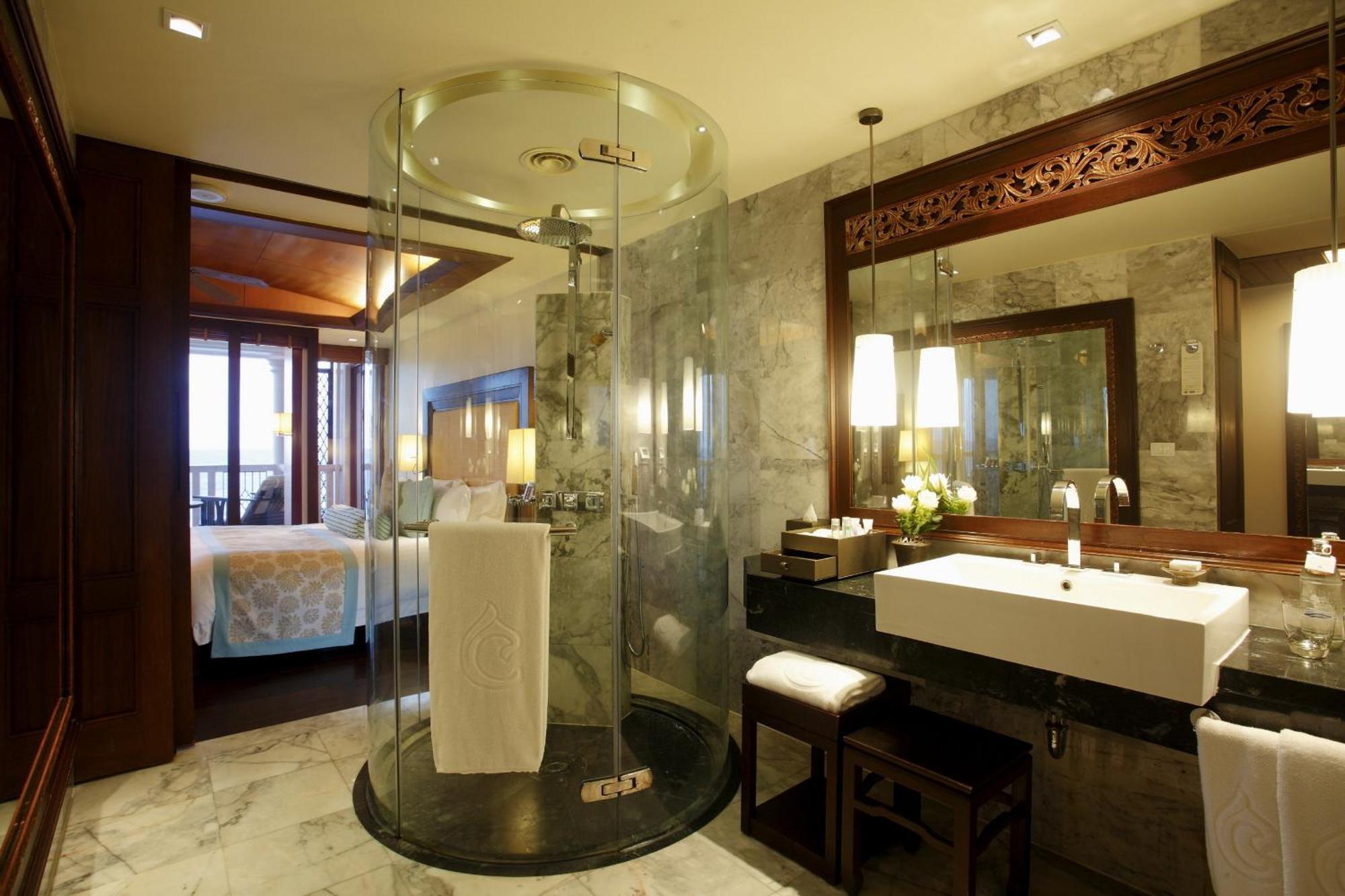 Deluxe Spa Bath King