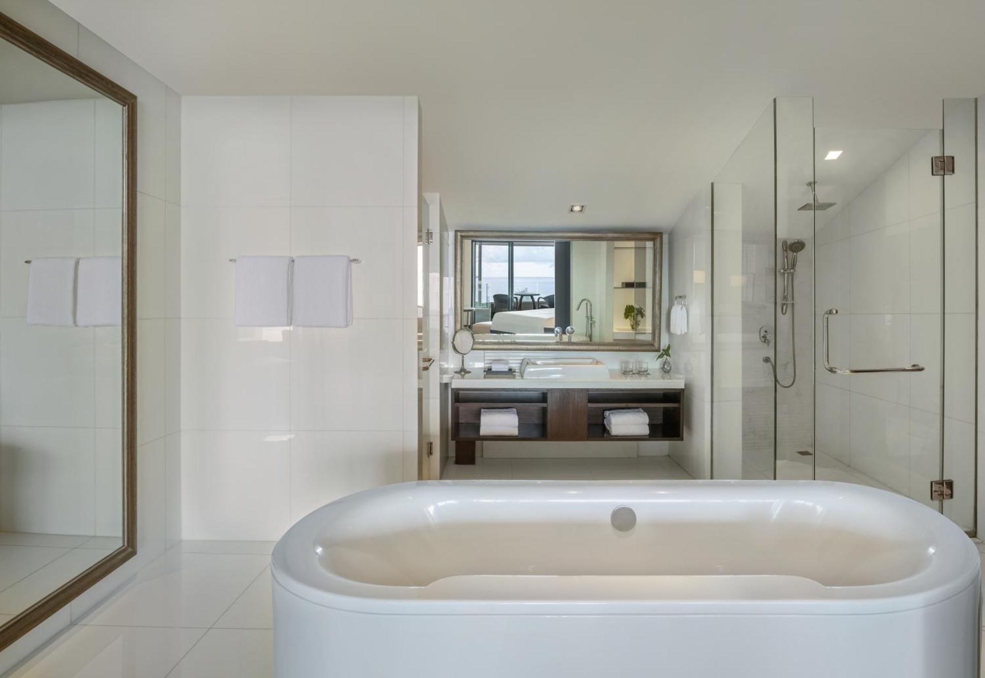 King Room Ocean View Club Access