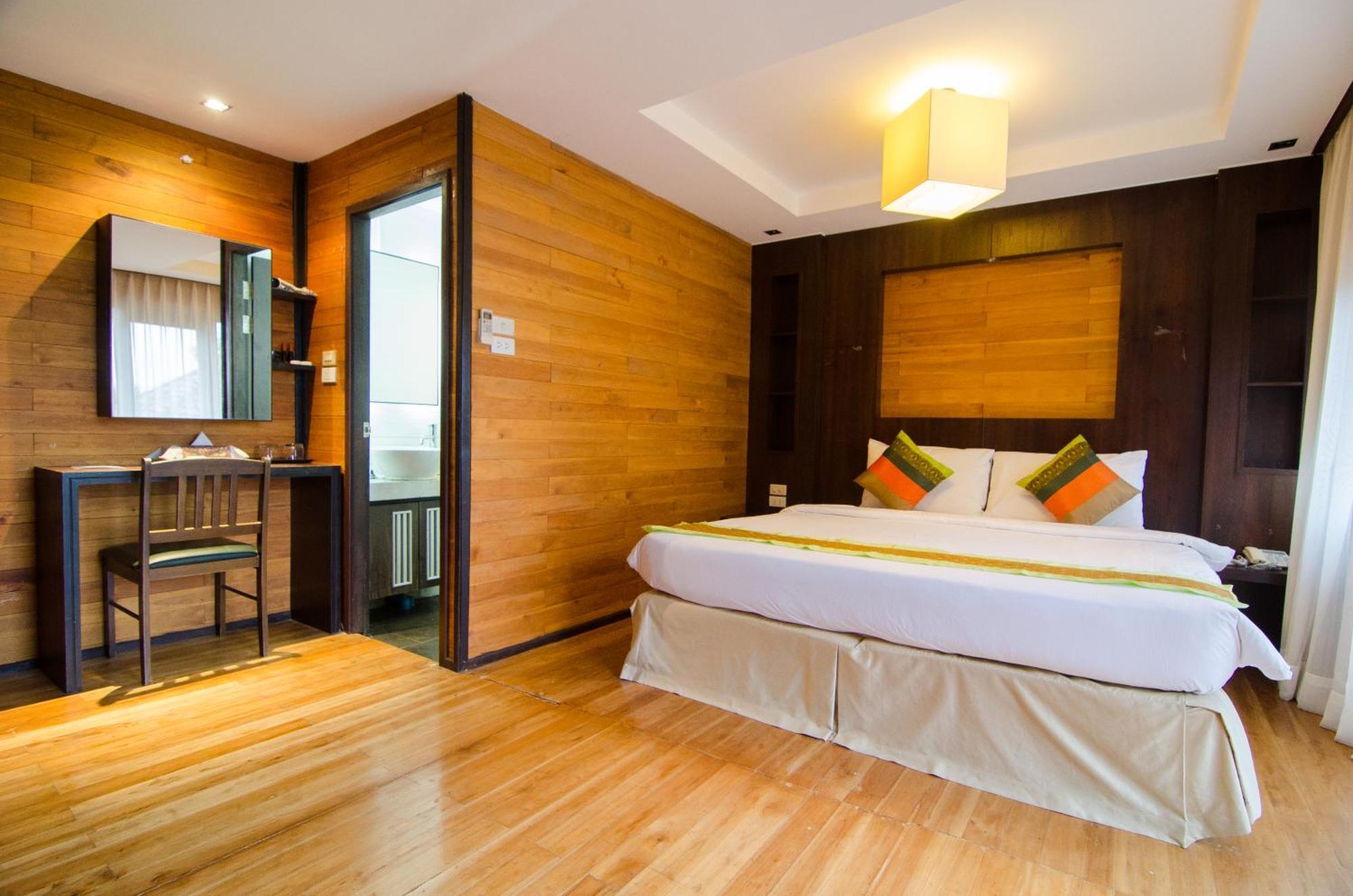 Superior Villa Transfer to Tonsai Pier