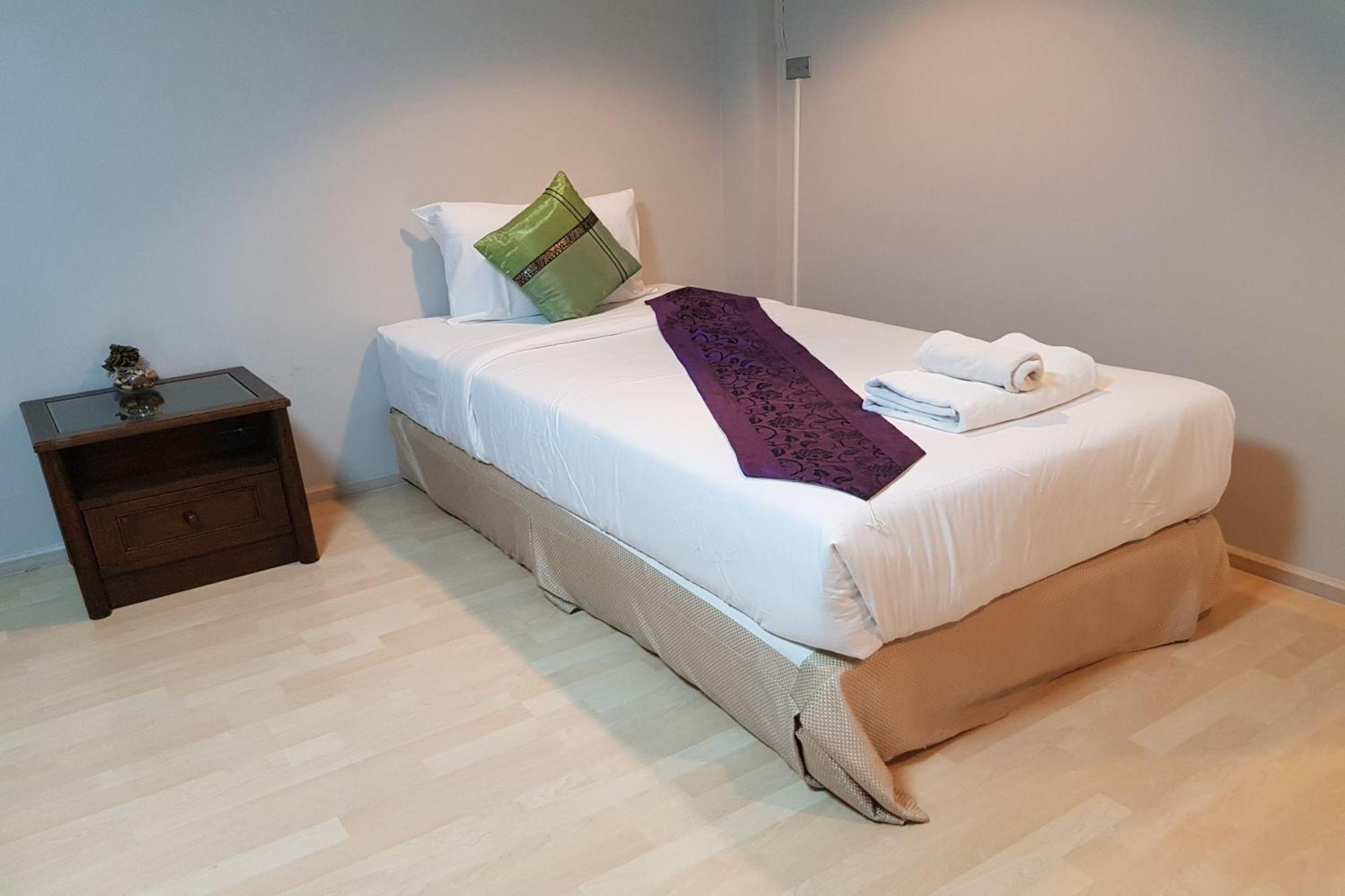 Family Room Private Bathroom