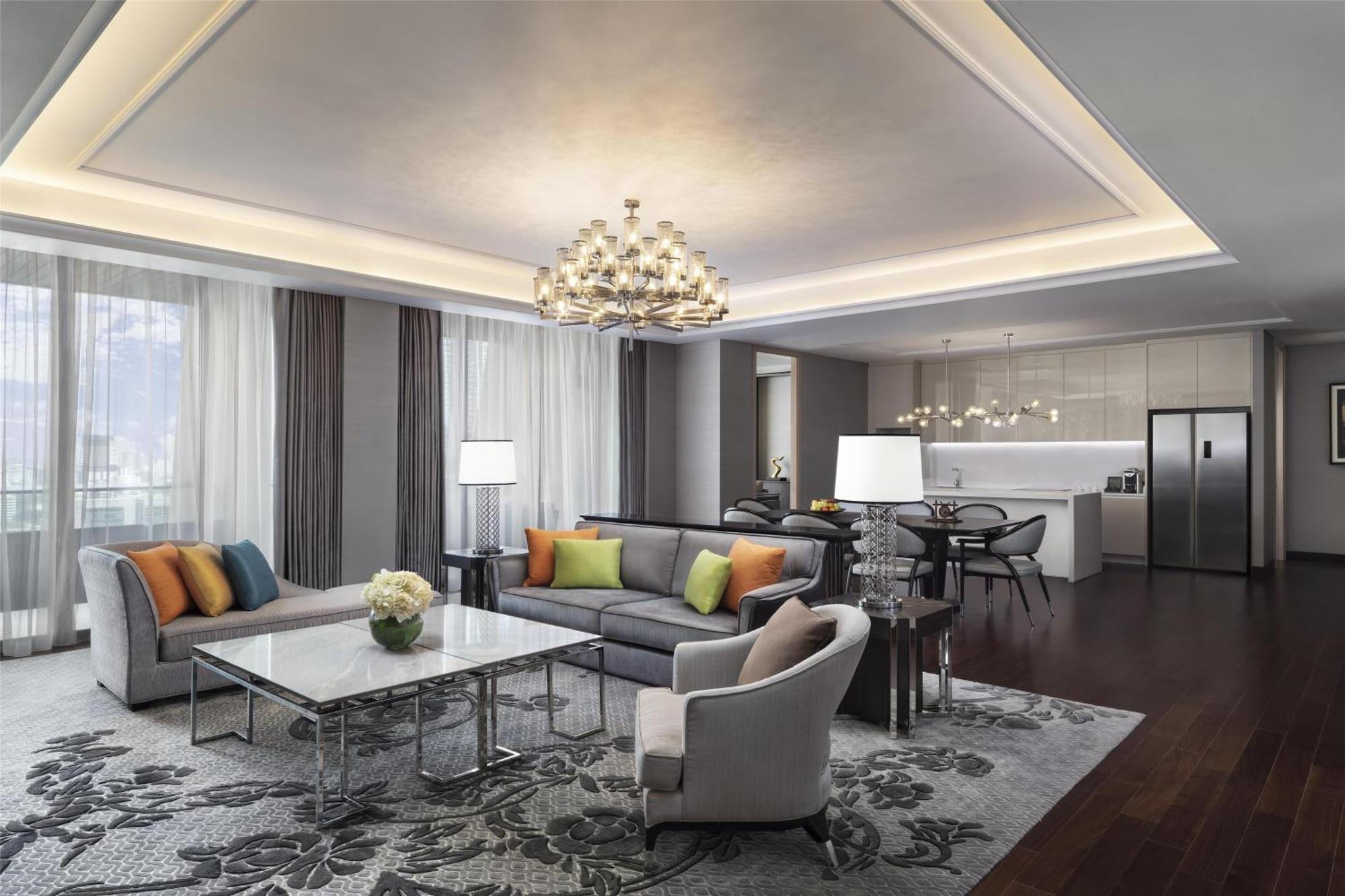 Three-Bedroom Sindhorn Suite Balcony Lounge Access Thermal Journey Access