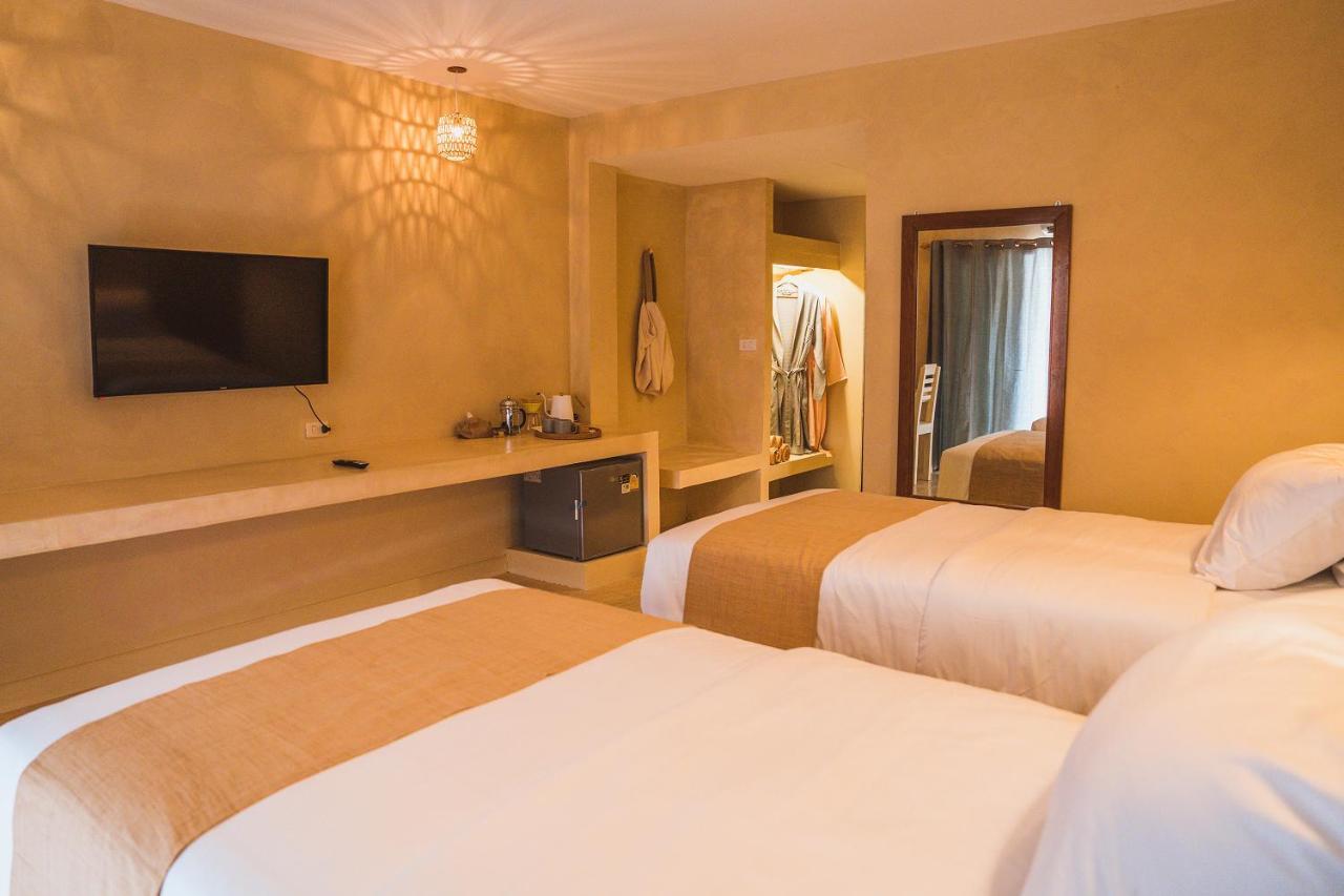 Deluxe Twin Pool Access Room