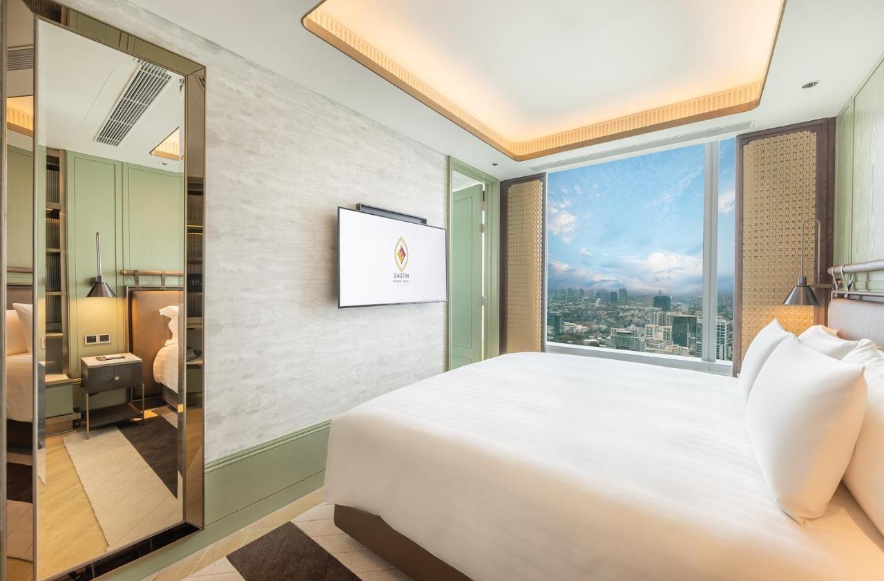 Two Bedroom Suite Lounge Access