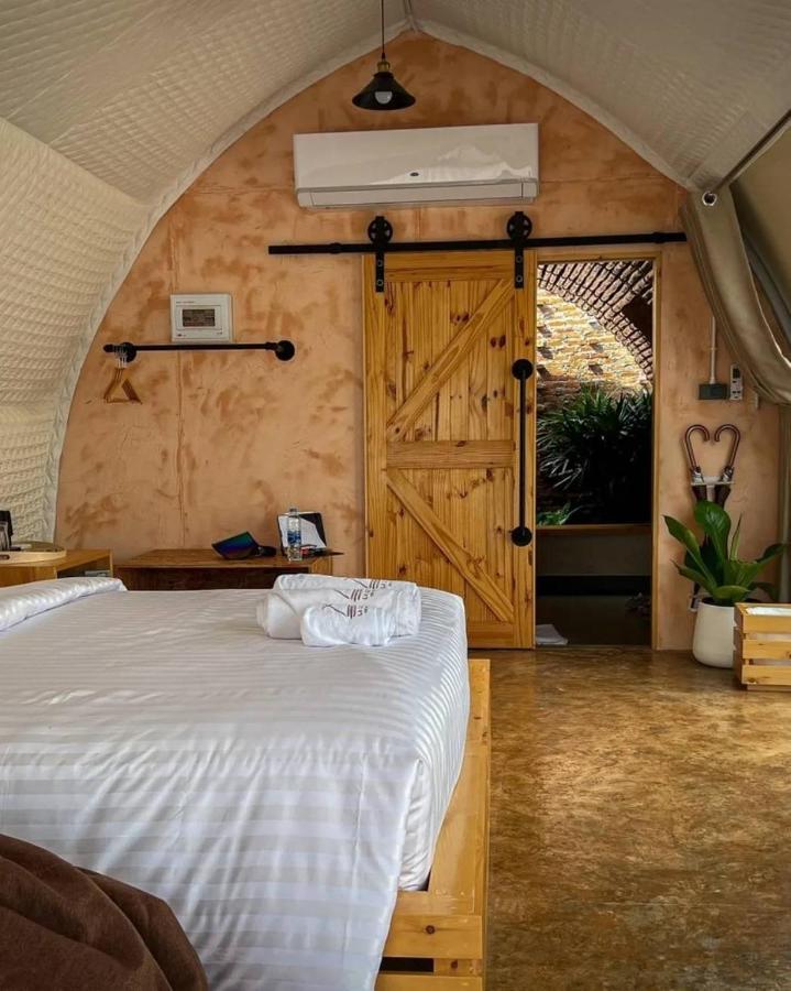 King Room Lake View
