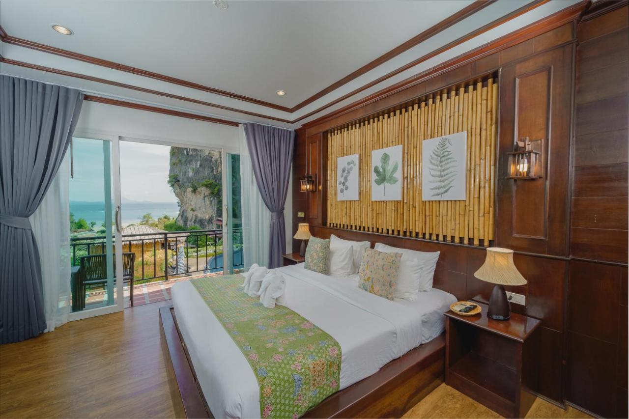 Deluxe Double Grand Seaview- Free Beach Shuttle,1499118655:JPEG