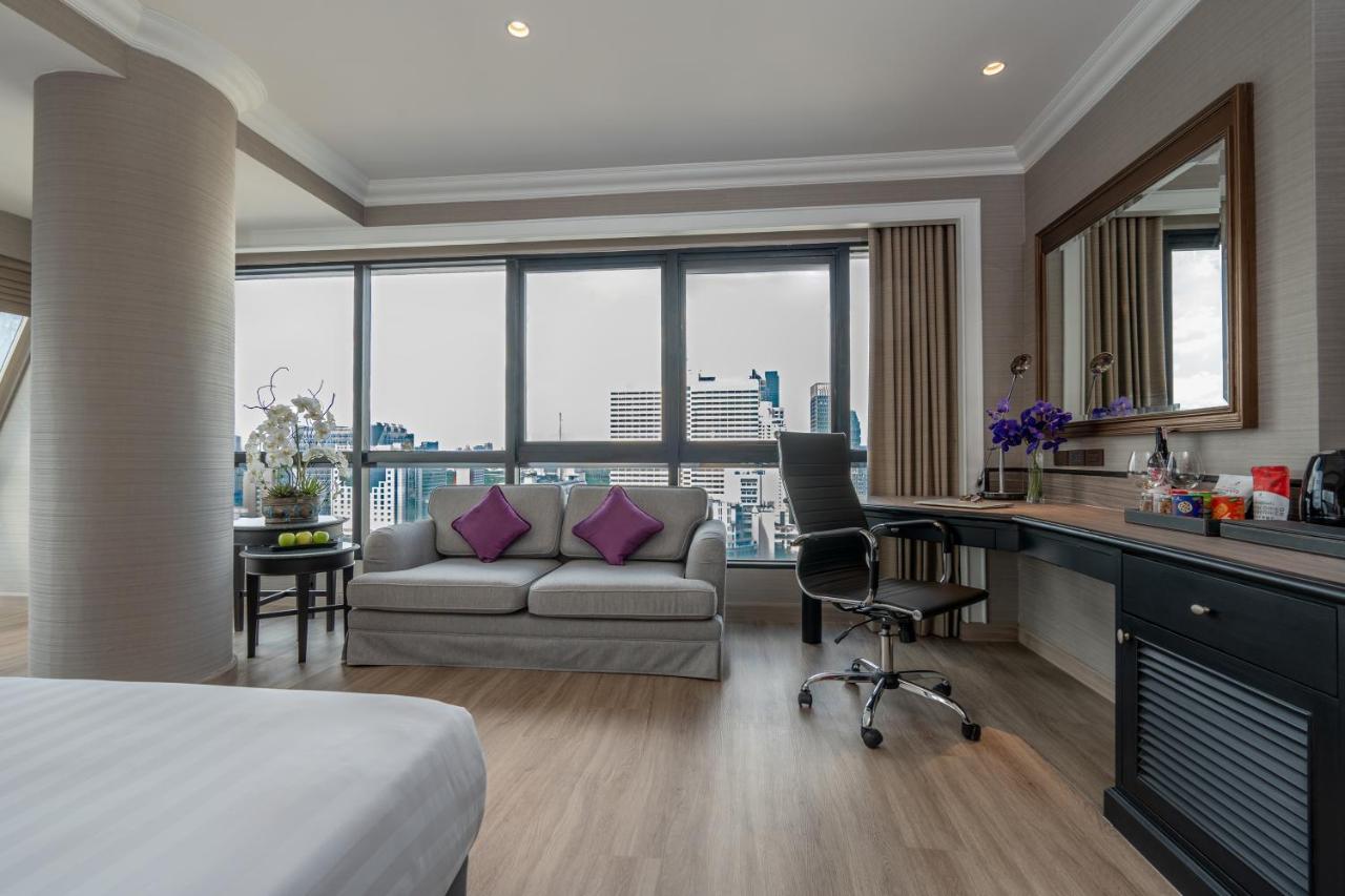 Corner Triple Room