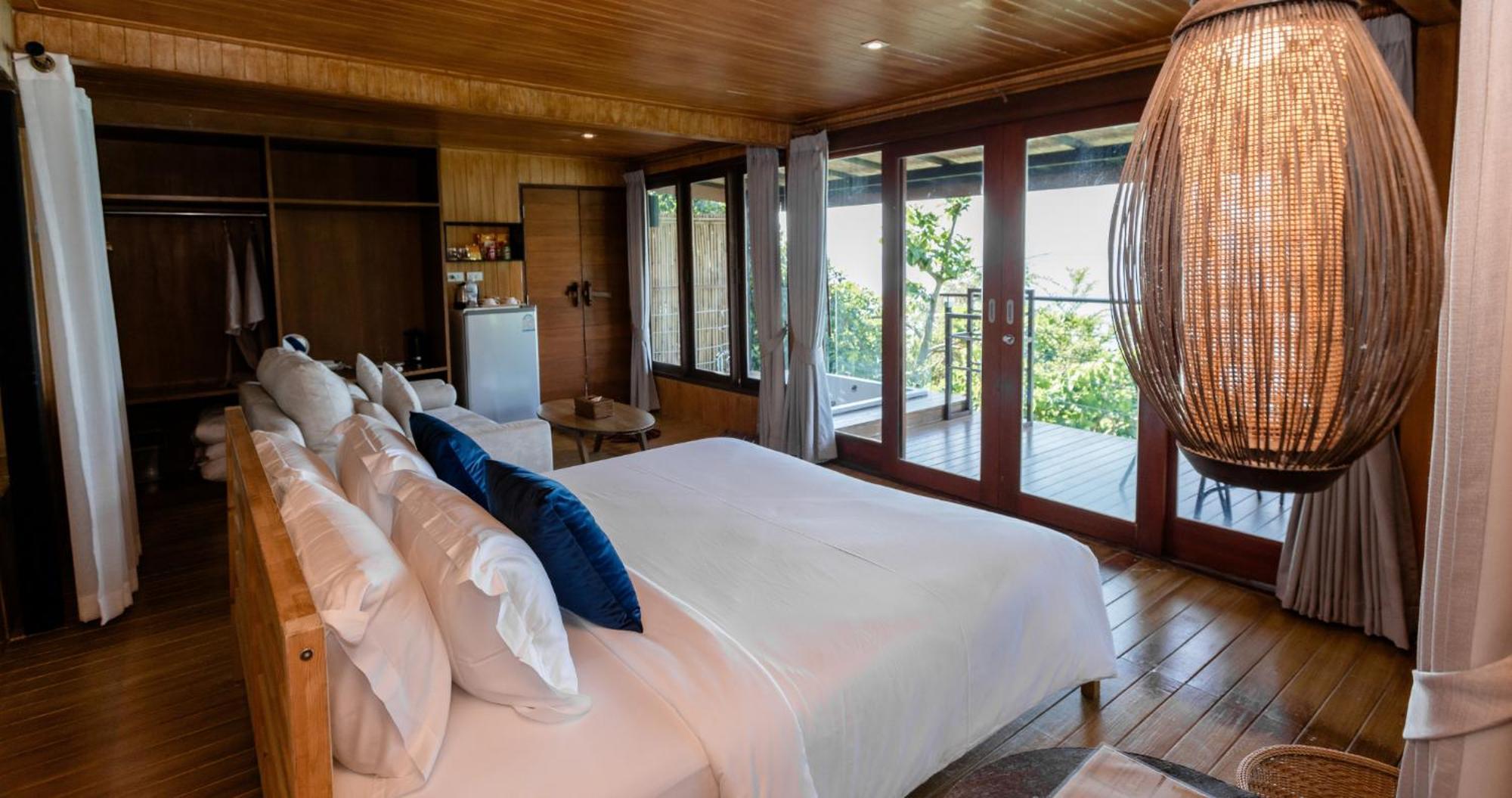 Two-Bedroom Jacuzzi Family Ocean View