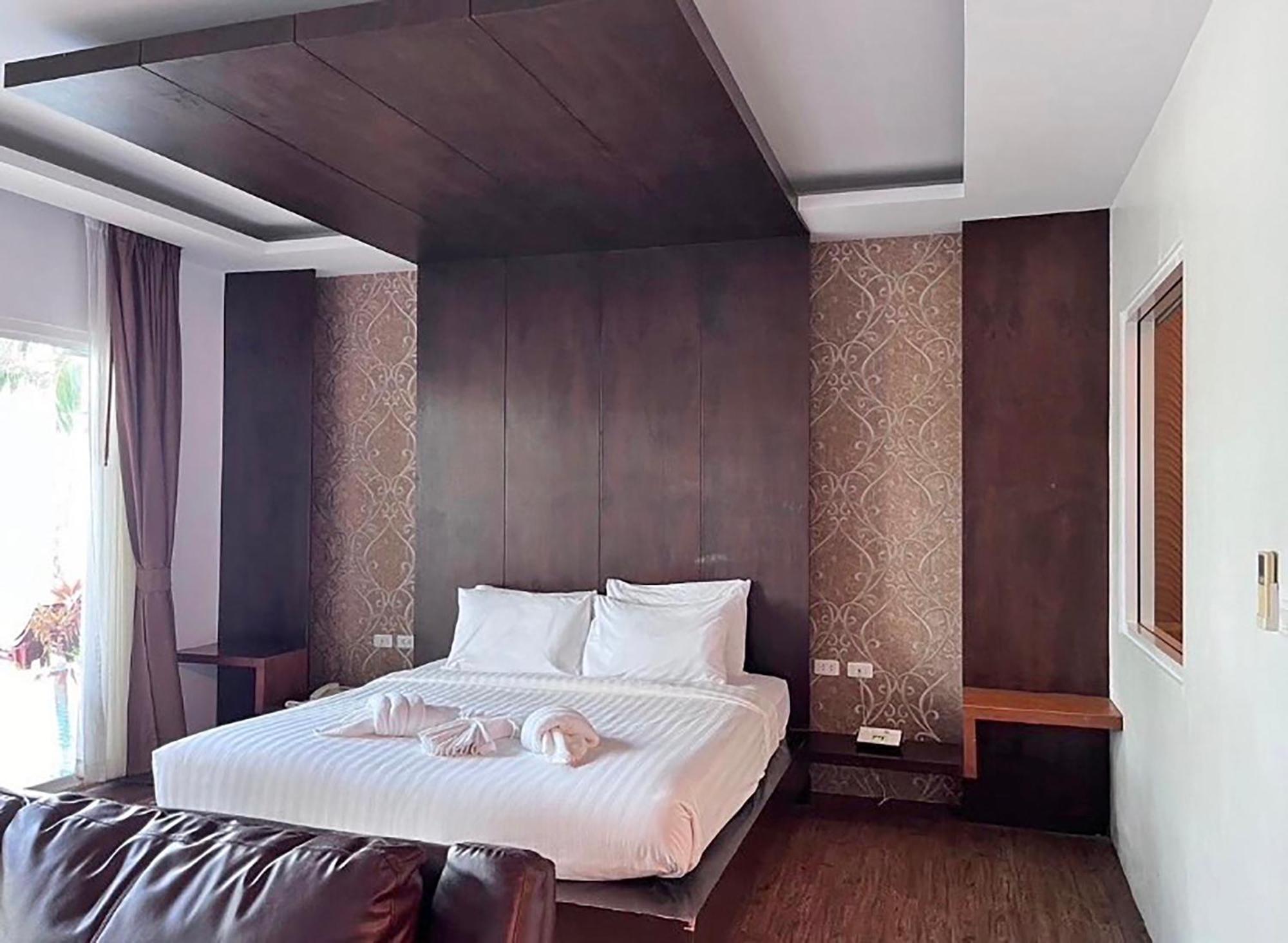 Luxury Double Room Beach Front with Pool,1588236239:JPEG