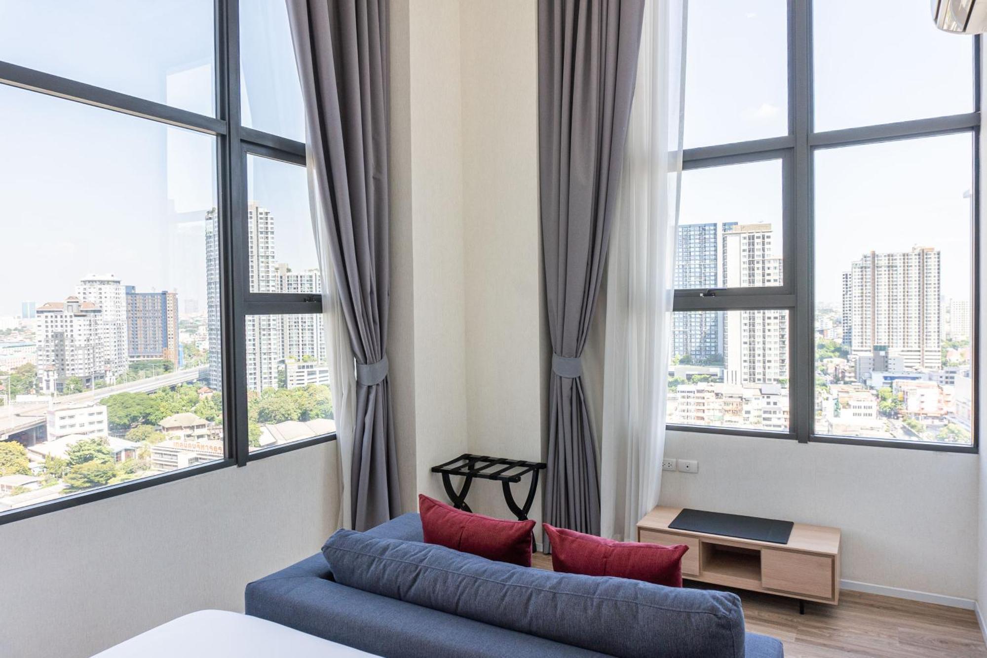 Premier Duplex Queen Room