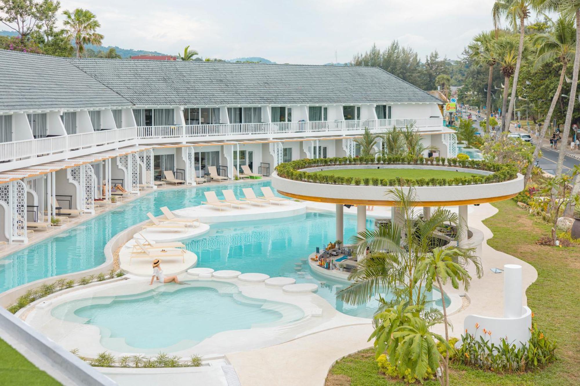 Deluxe Zimmer mit Terrasse und Aussicht auf den Lagunenpool