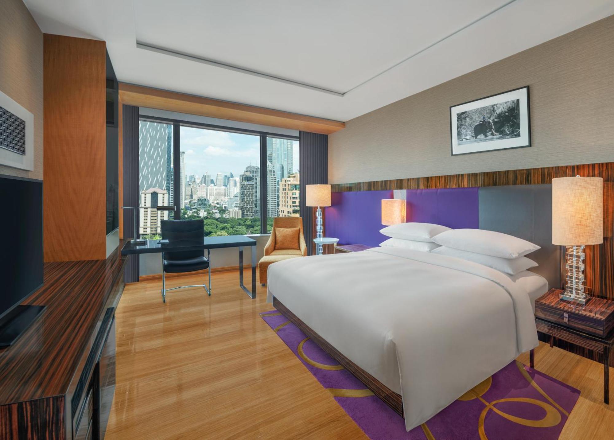 R Discovery King Bed High Floor