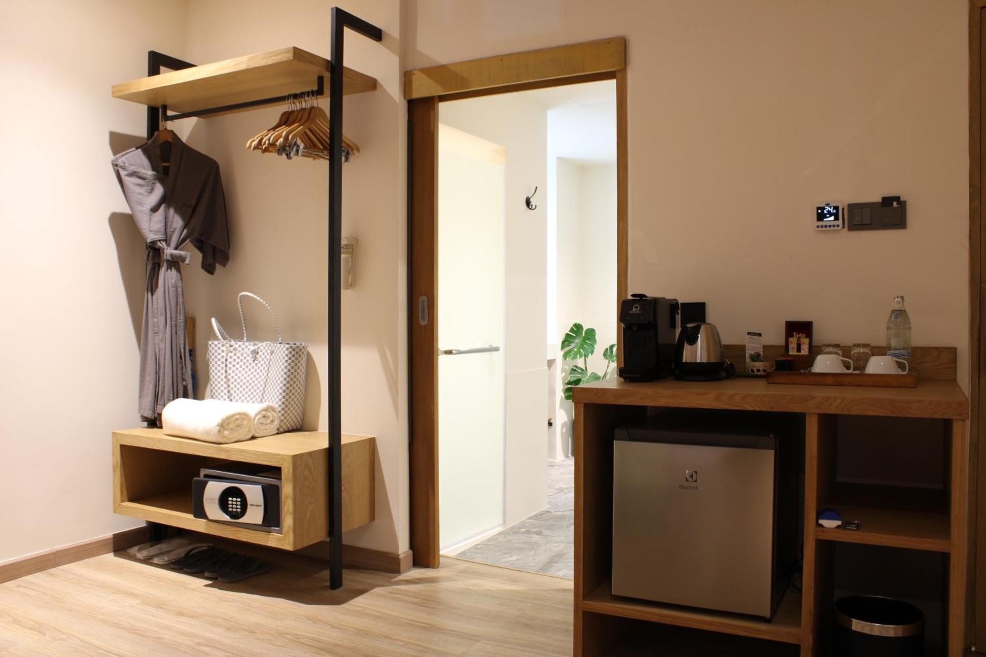 Superior Double or Twin Room One-Way Airport Transfer