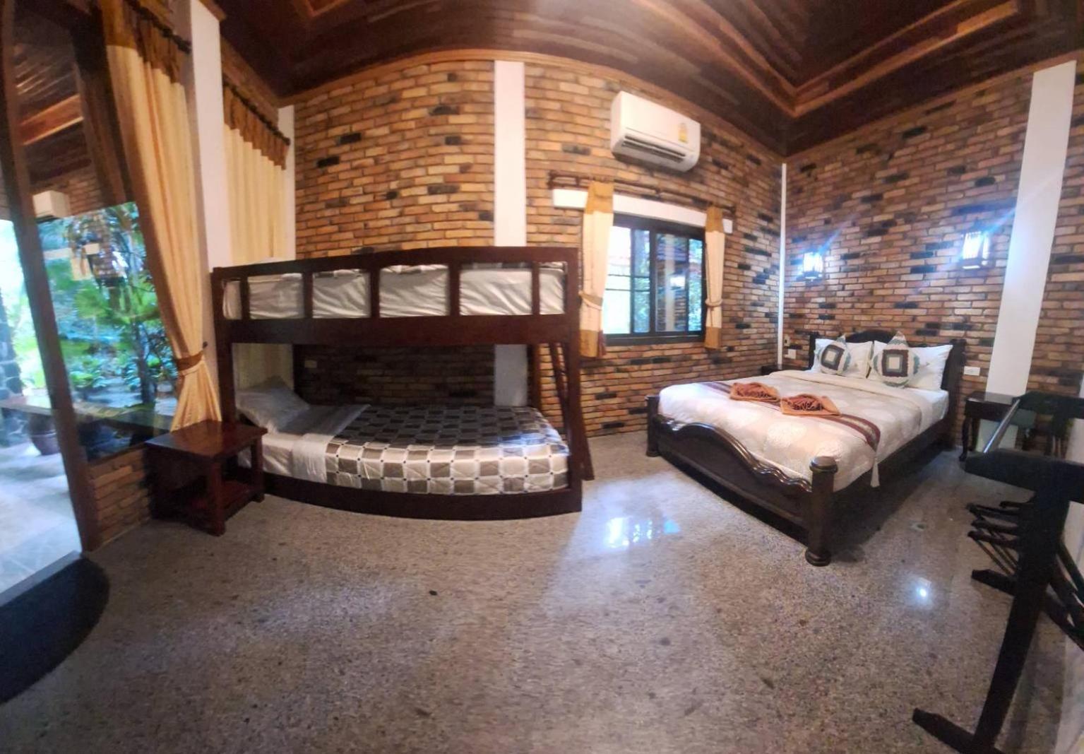 Economy Quadruple Room with Shared Bathroom