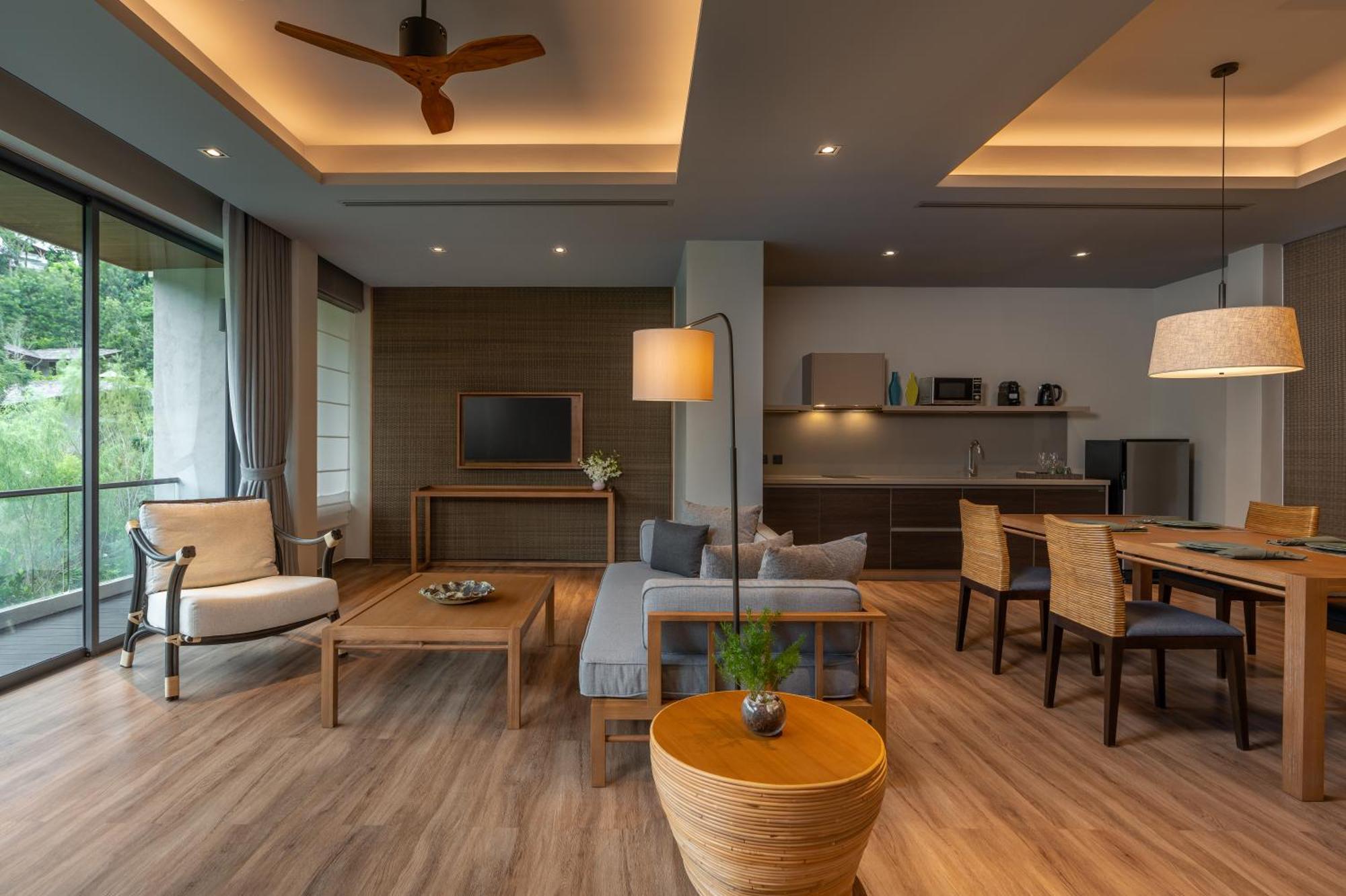 Premium Loft Whirlpool