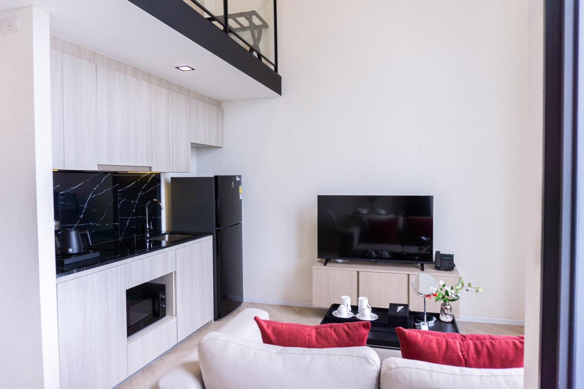 Premier Duplex Queen Room
