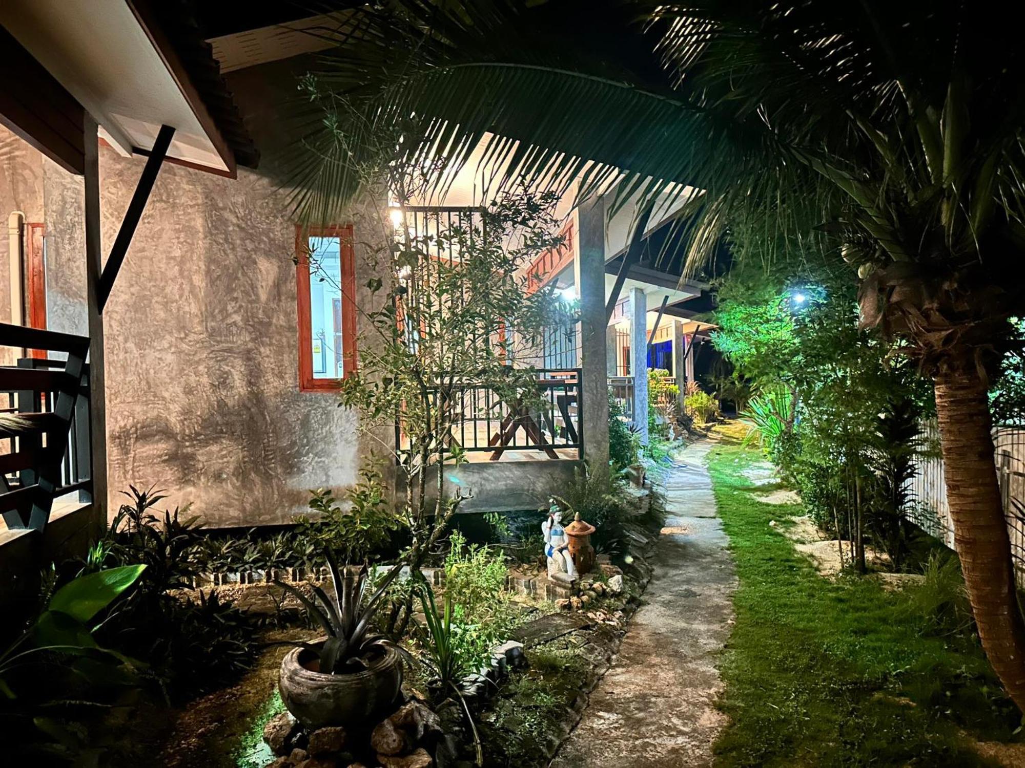 Deluxe Double Room Garden View