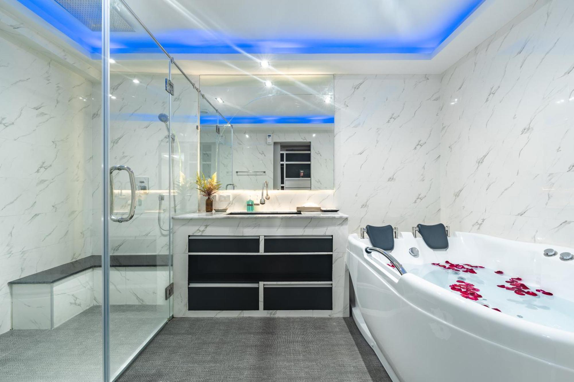 Three-Bedroom Apartment Ocean View