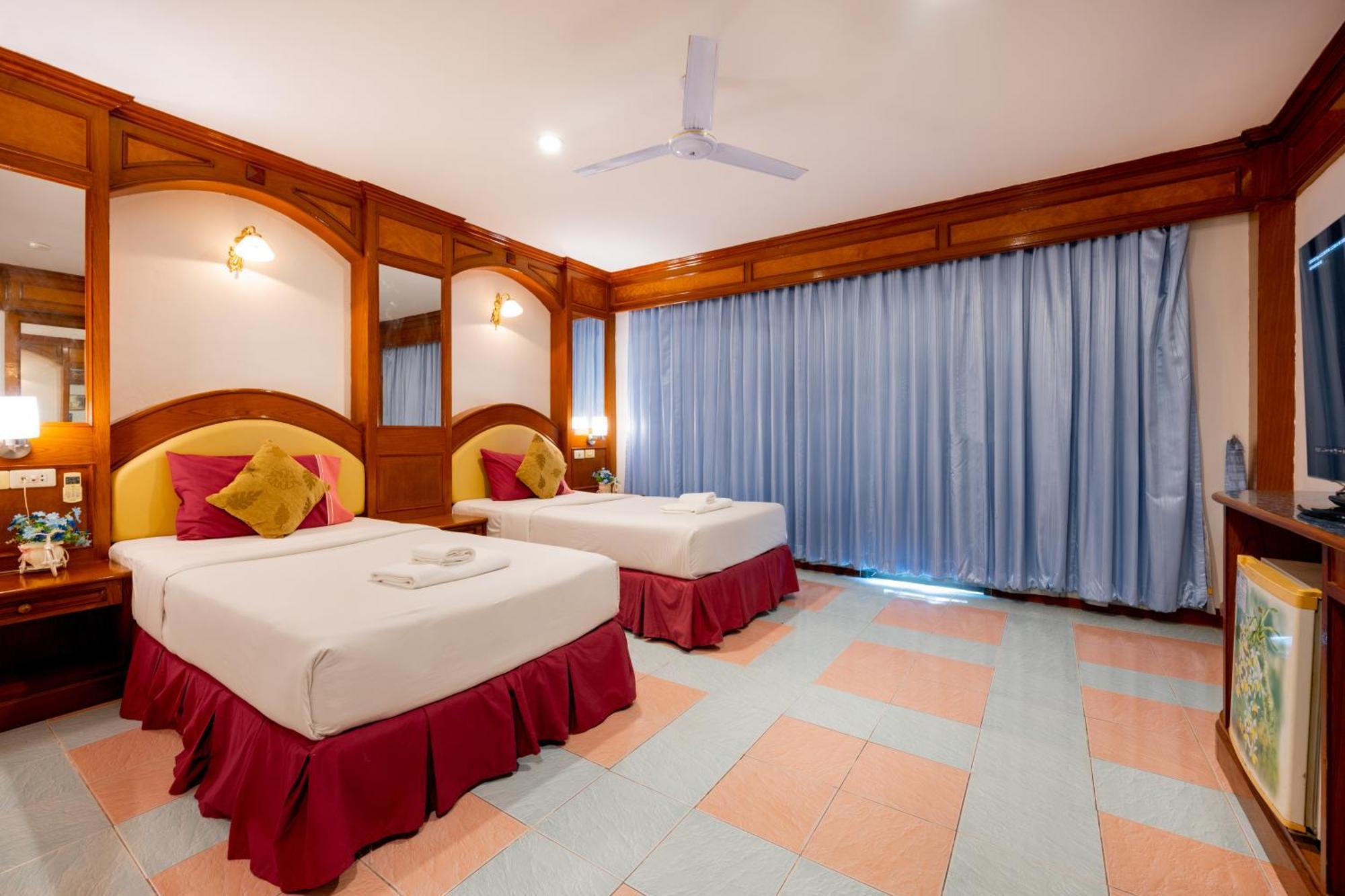 Standard Twin Room