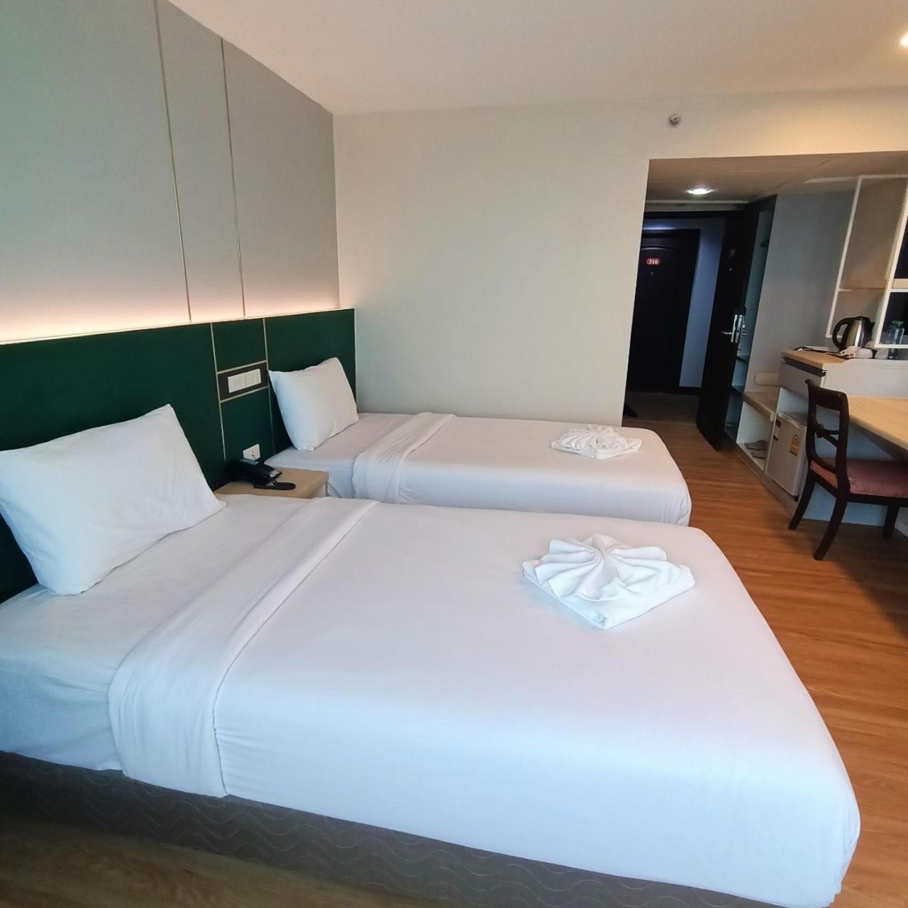 Deluxe Twin Room