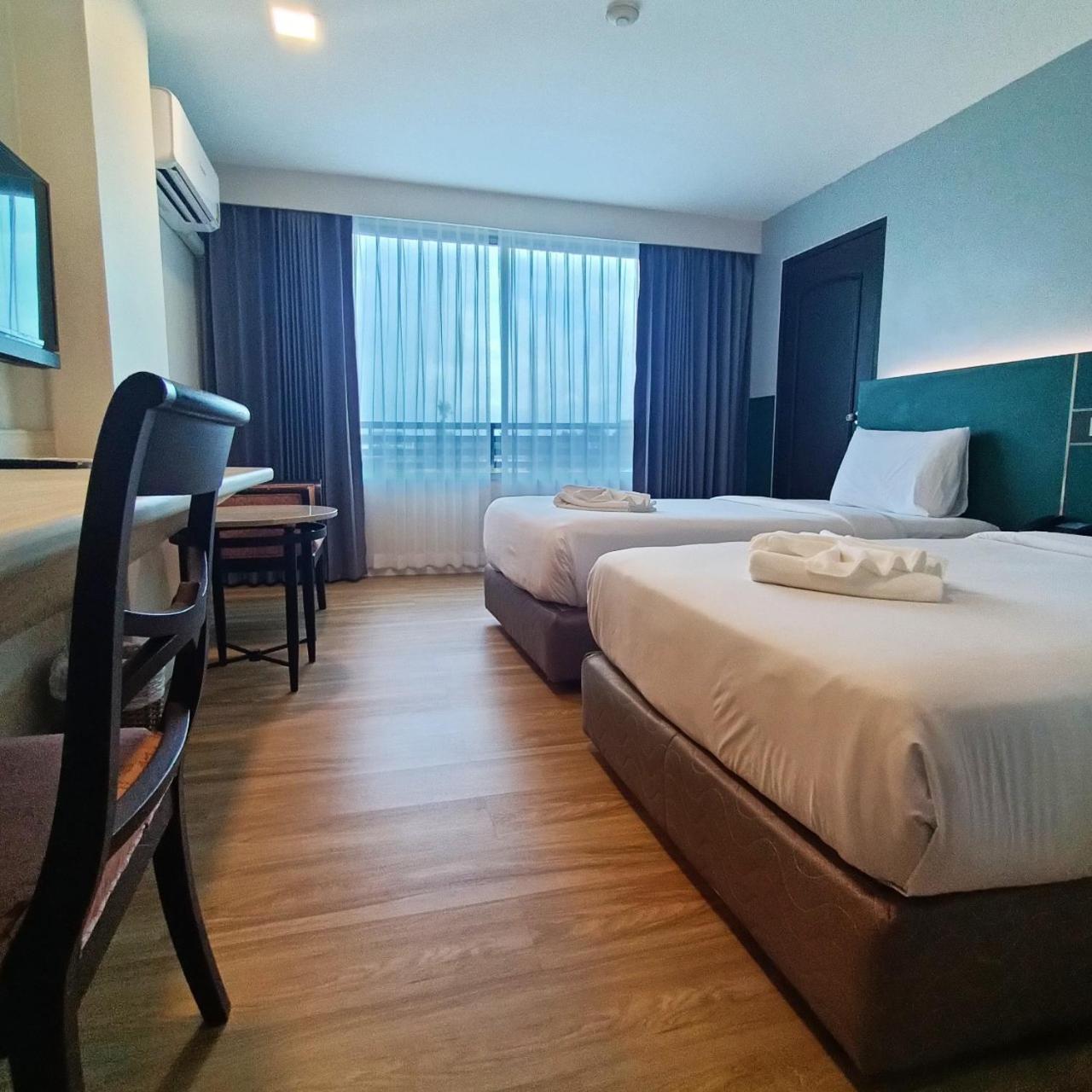 Deluxe Twin Room