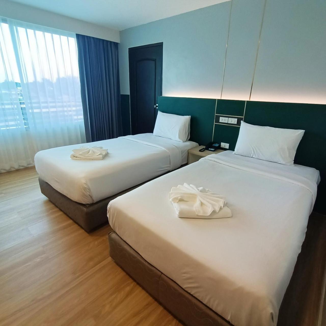 Deluxe Twin Room
