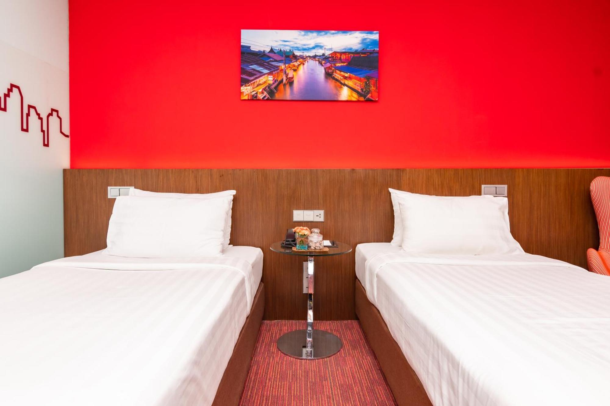 Deluxe Chill Room