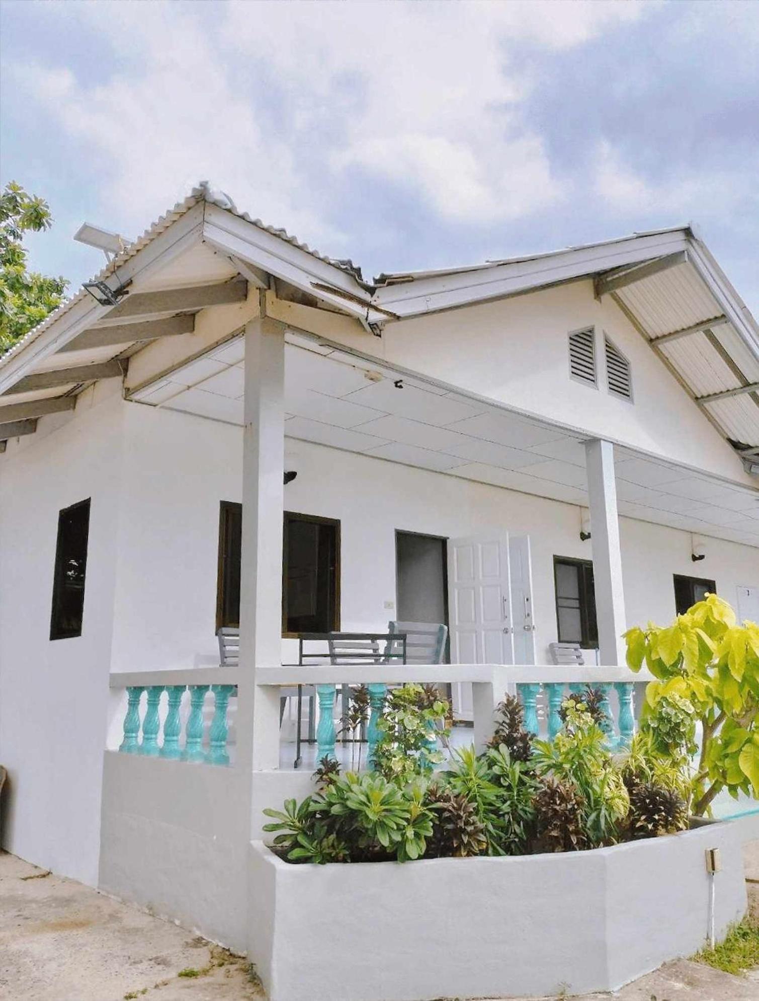 Bungalow Beach Front