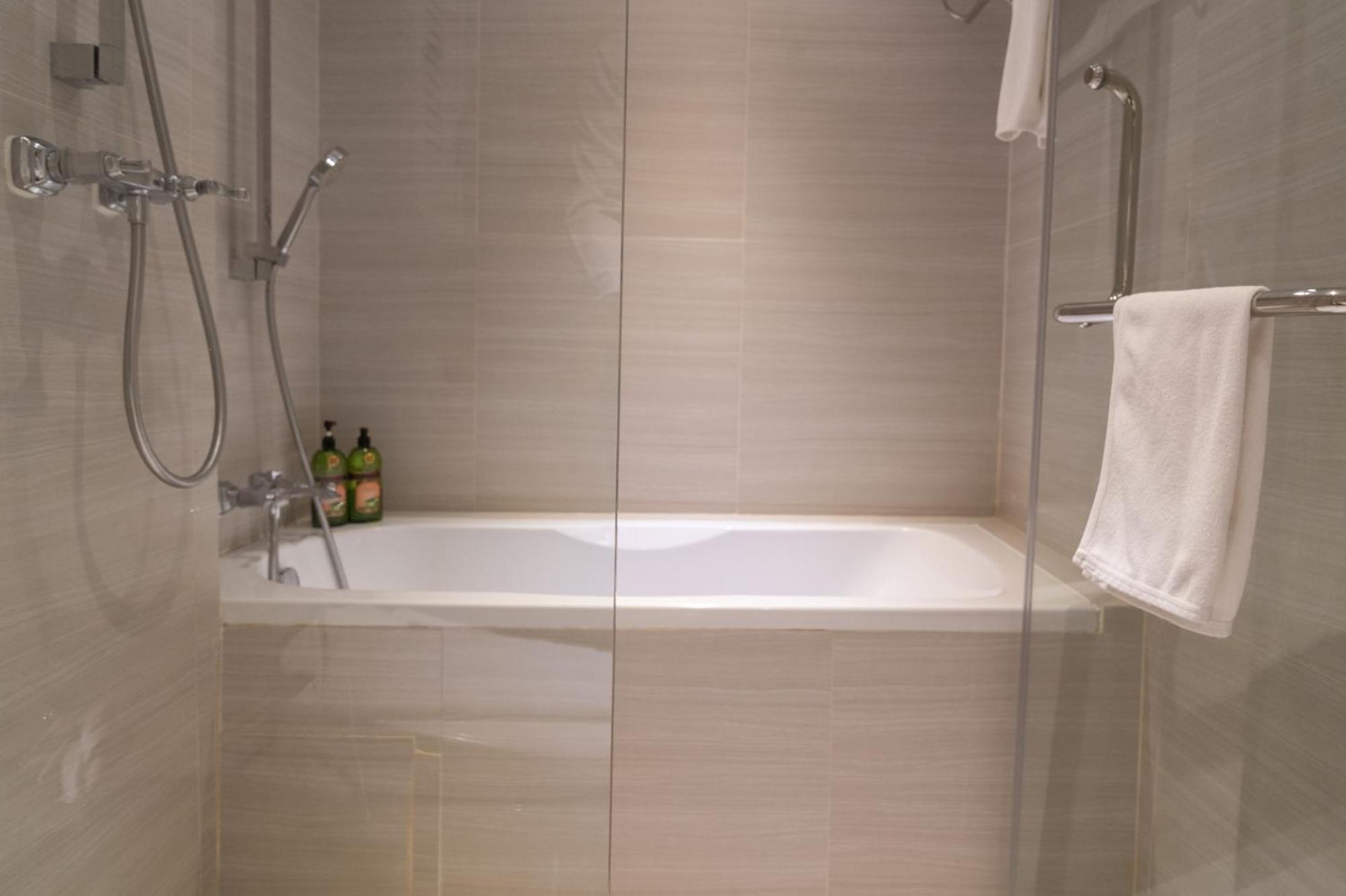 Deluxe Double or Twin Room,1546443202:JPEG