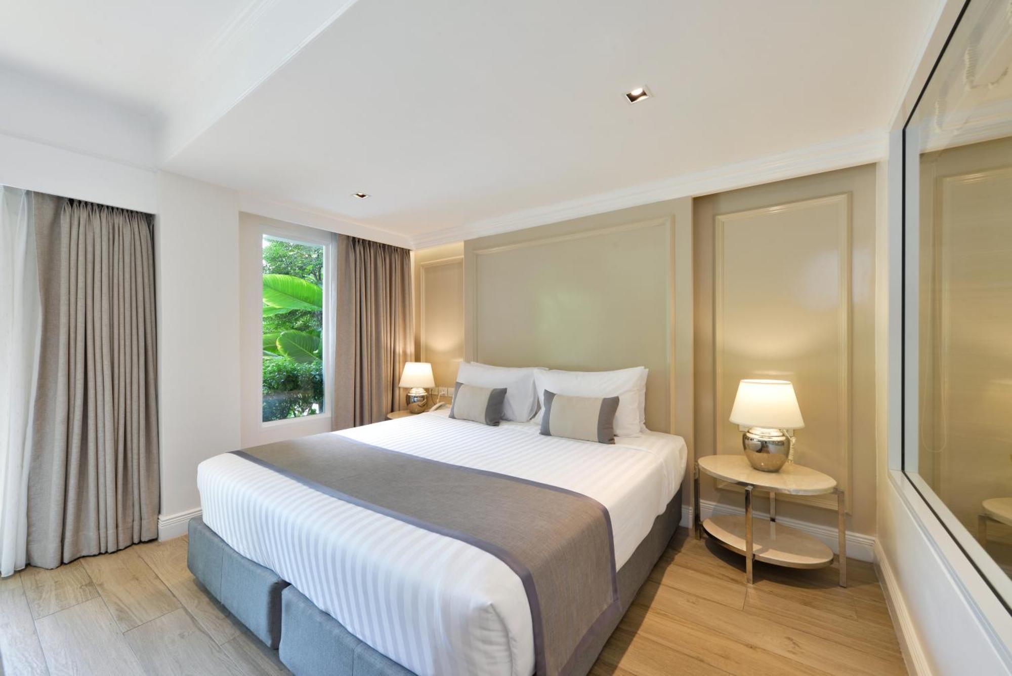 Pool Access Suite Room Living area Balcony