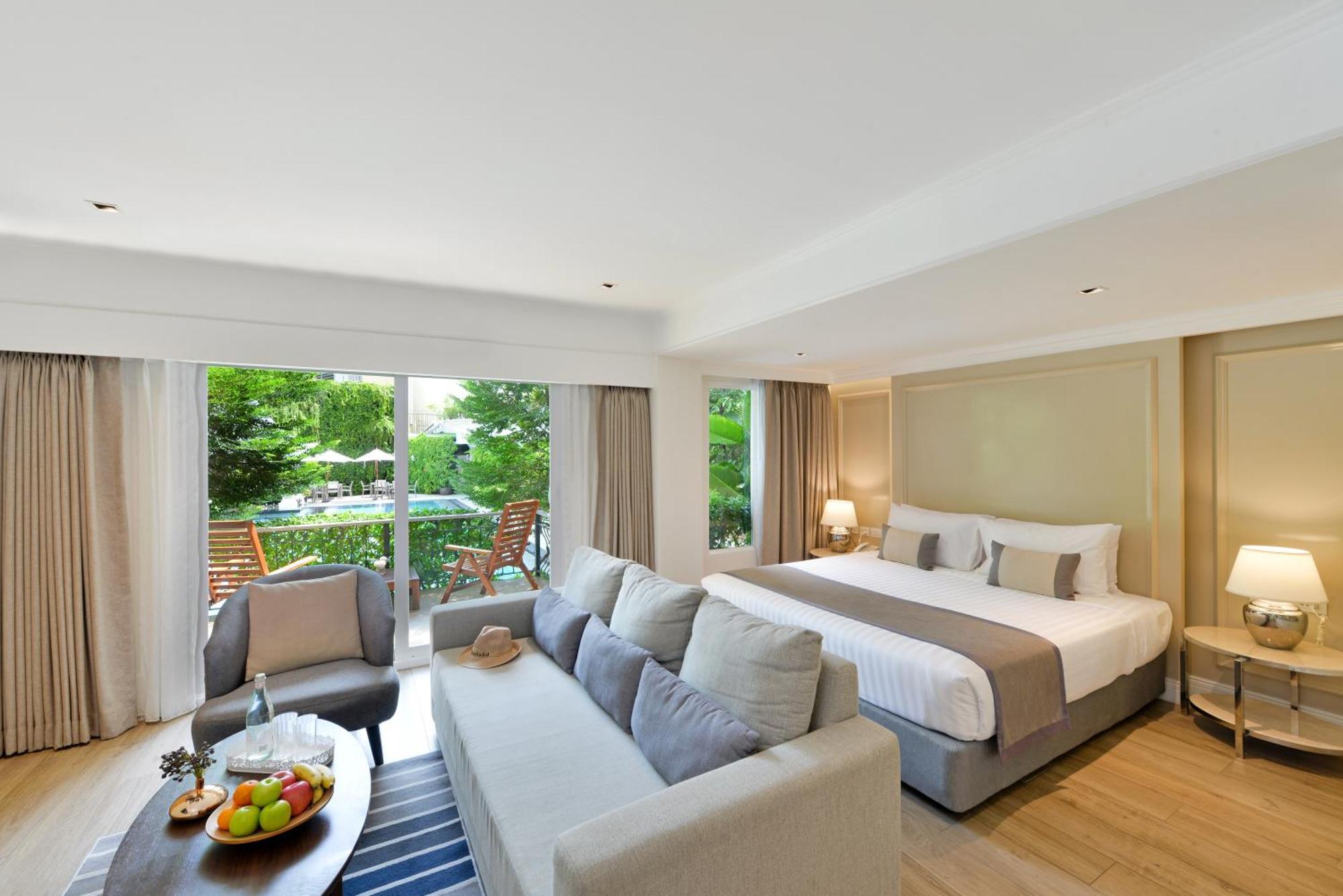Pool Access Suite Room with Living area and Balcony,1546660834:JPEG
