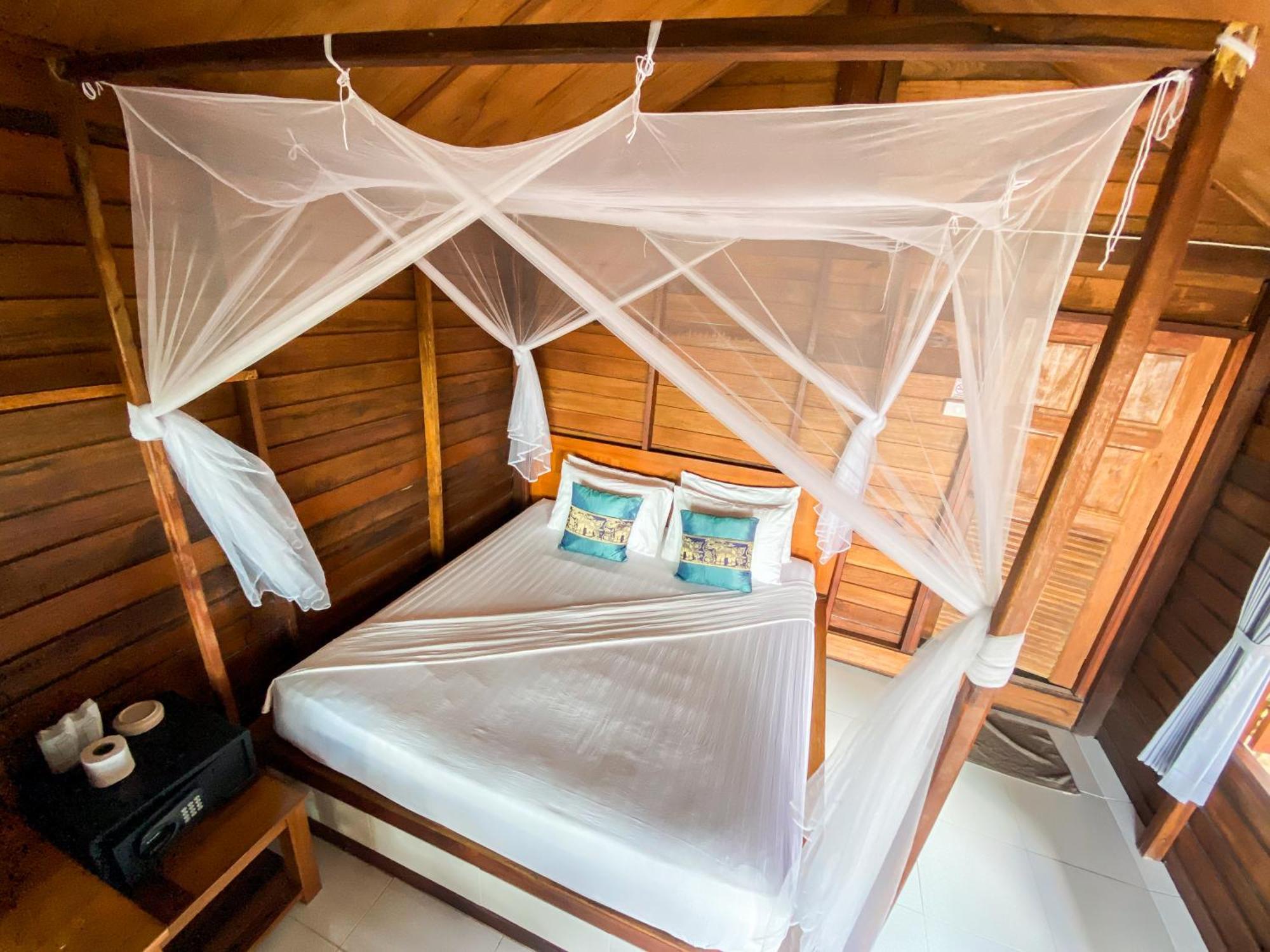Beachfront Deluxe Bungalow