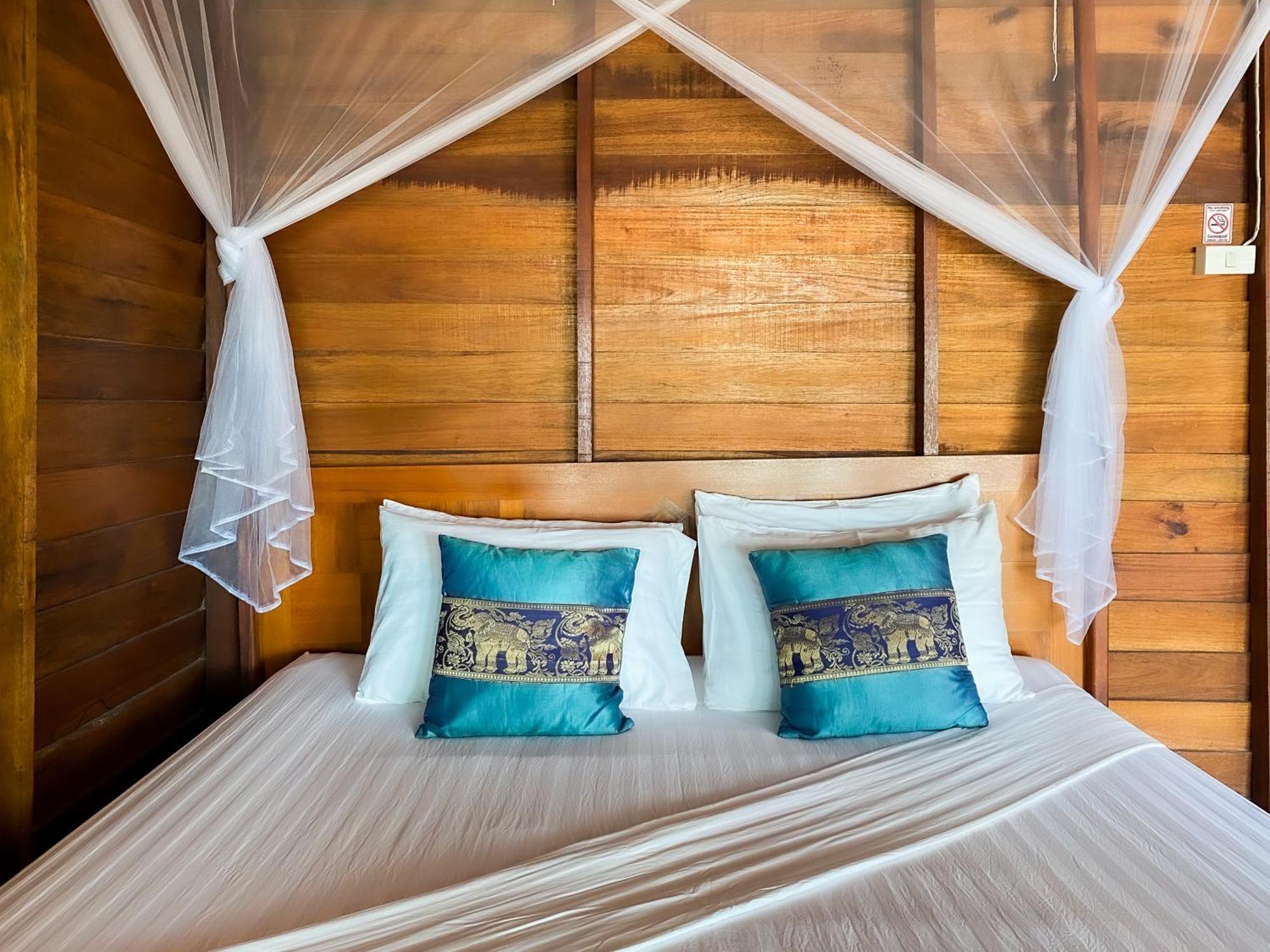 Beachfront Deluxe Bungalow