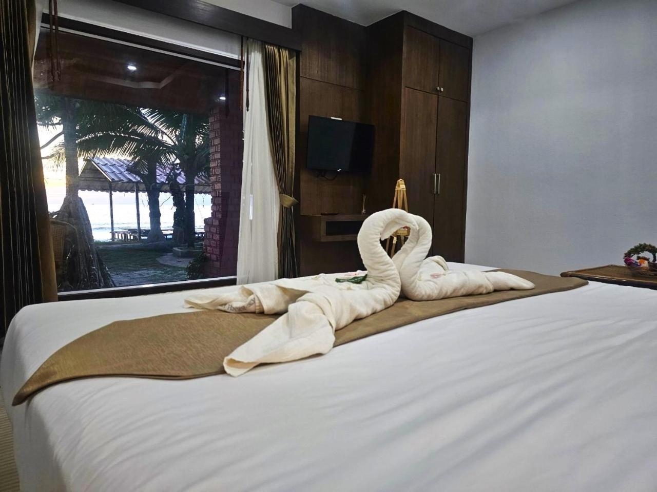 Deluxe Double Room Beach Access