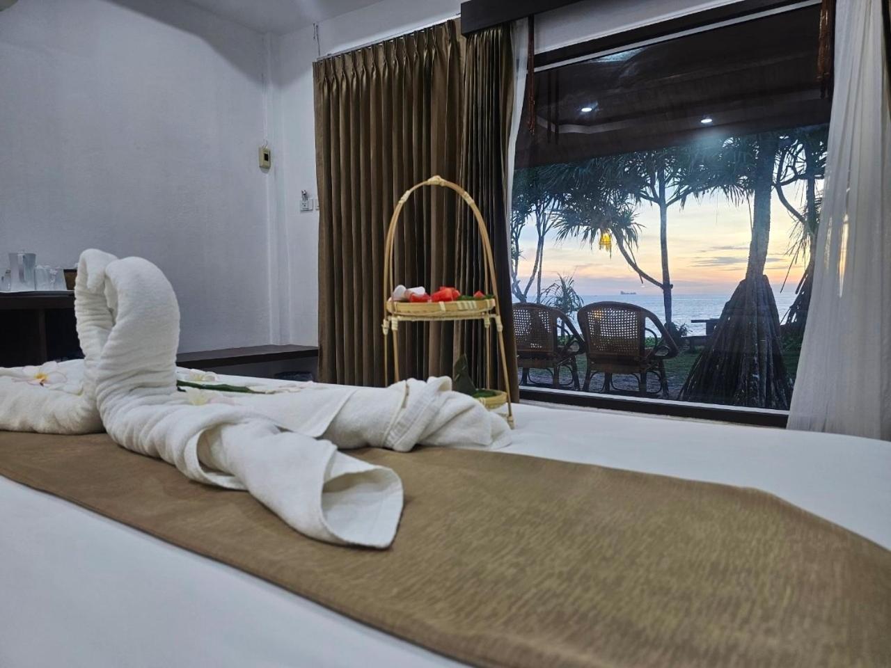 Deluxe Double Room Beach Access