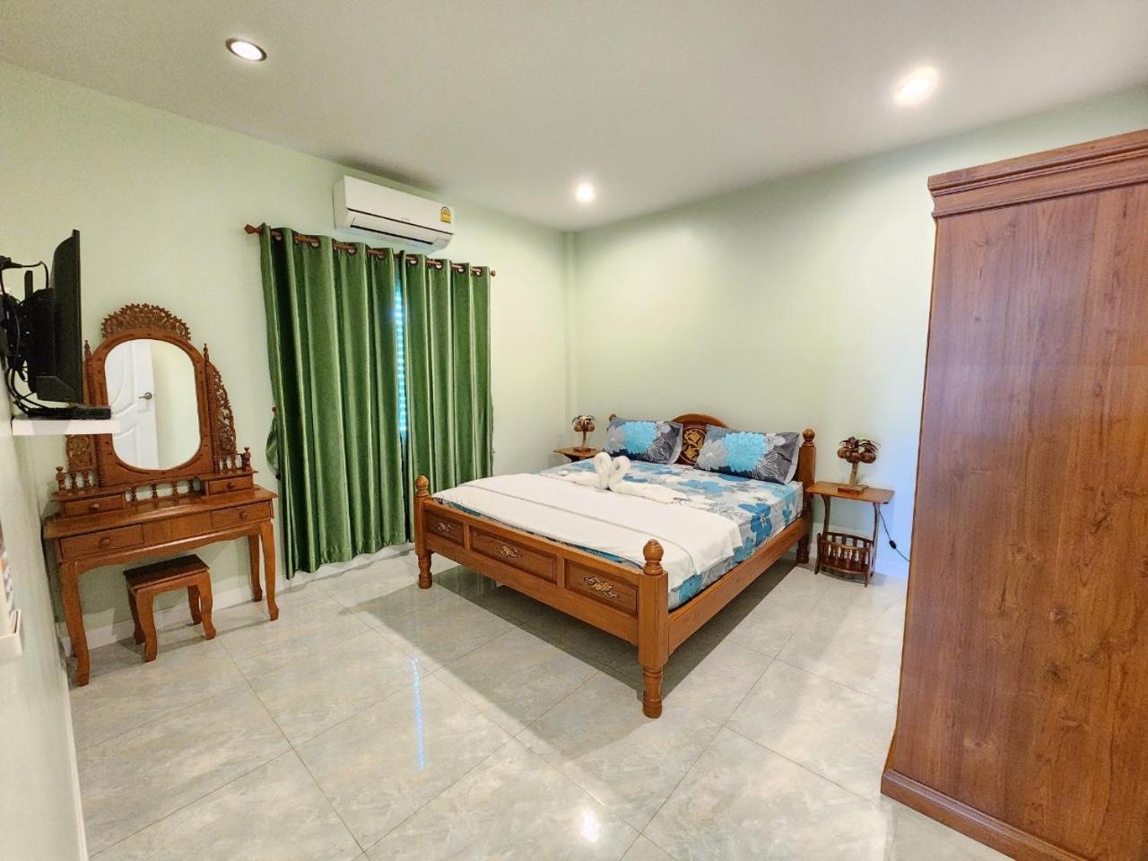 Deluxe Bungalow