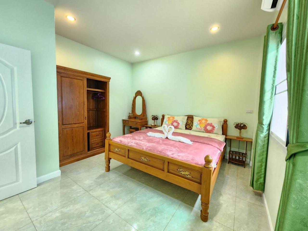 Deluxe Bungalow