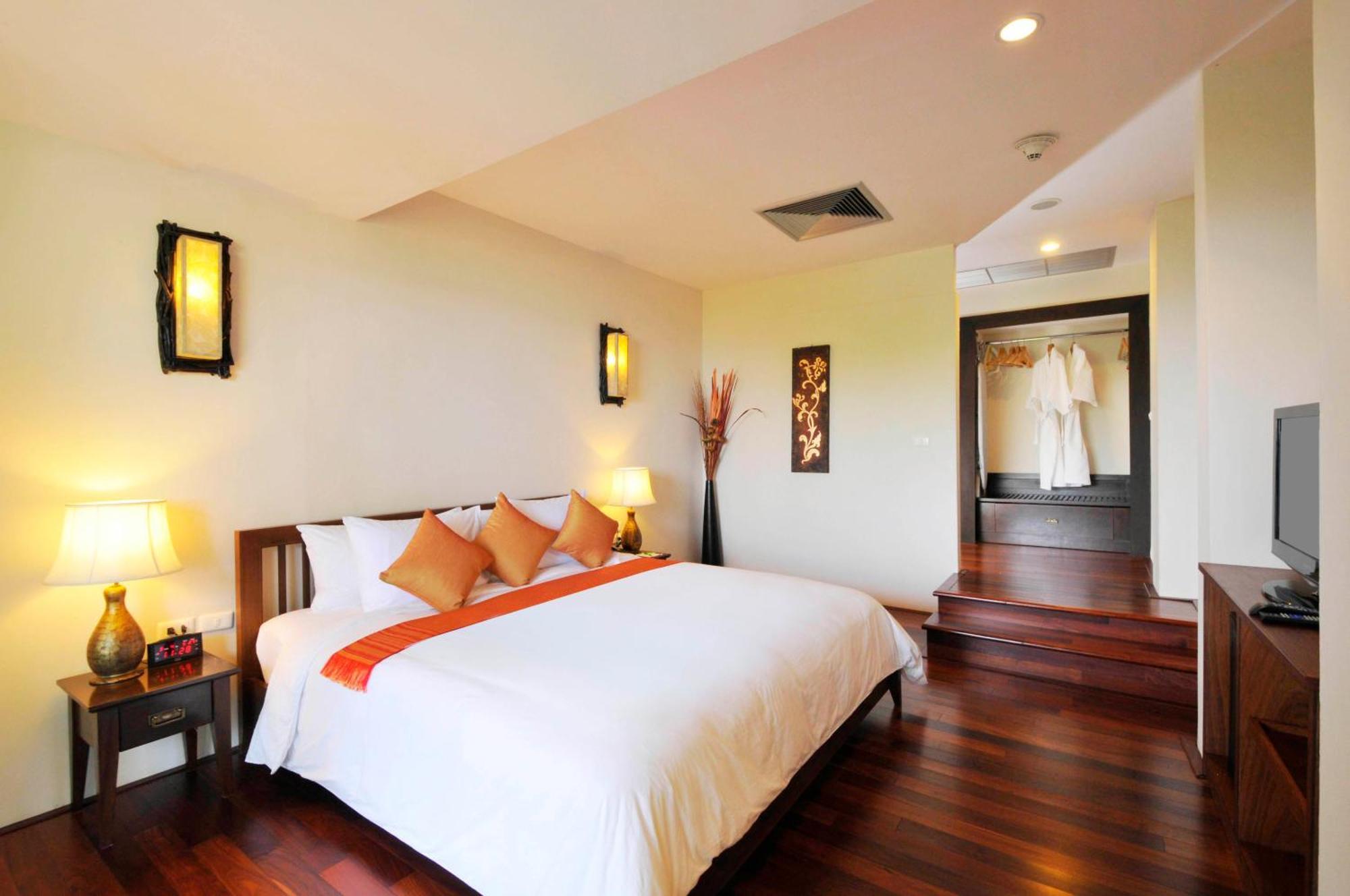 Coral Deluxe Studio