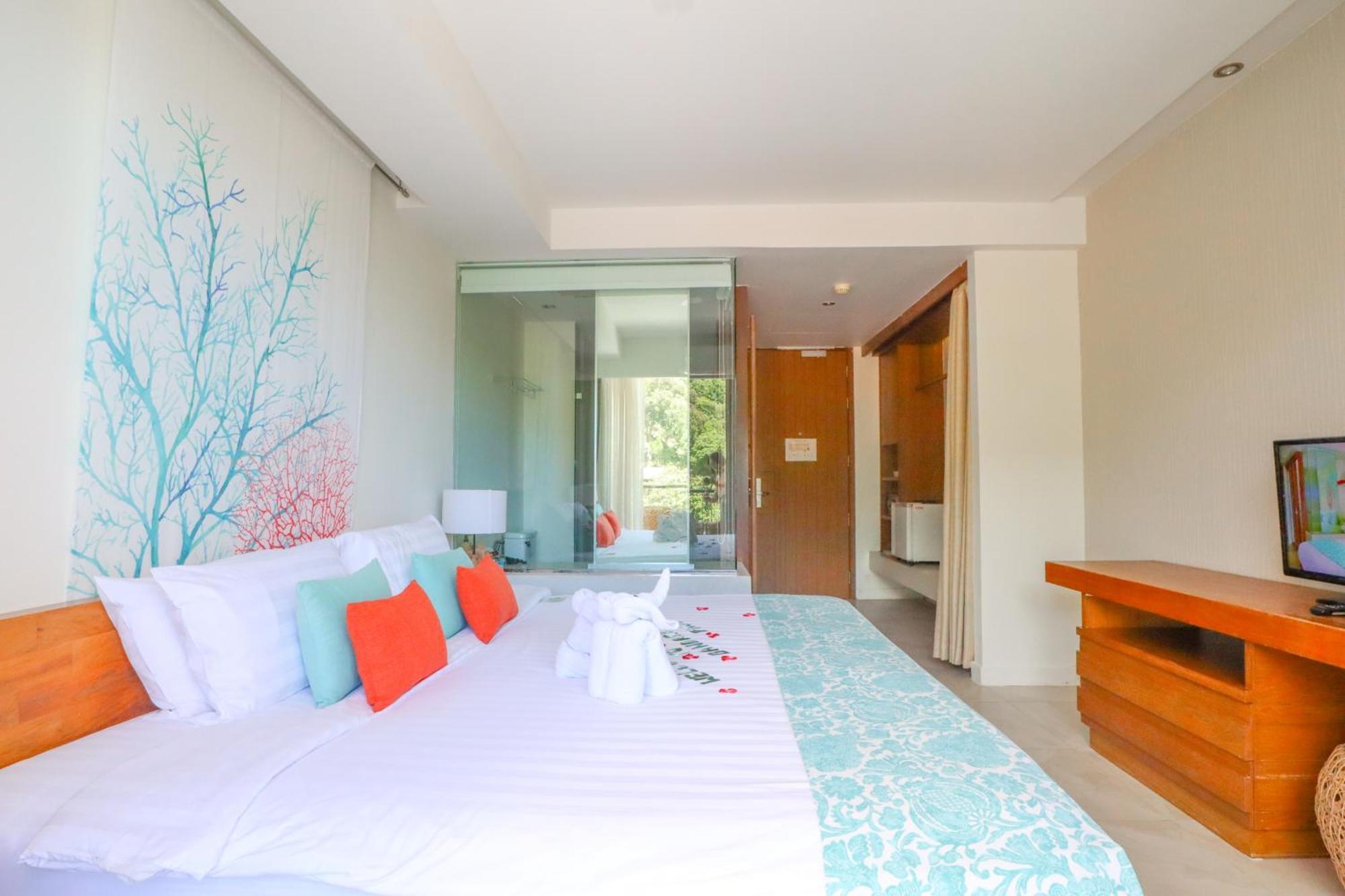 Double or Twin Room Partial Sea View