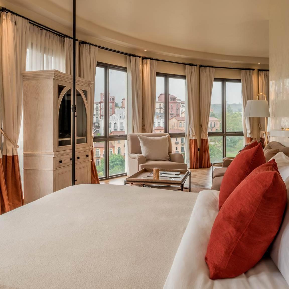 Bassa Vista King Bed