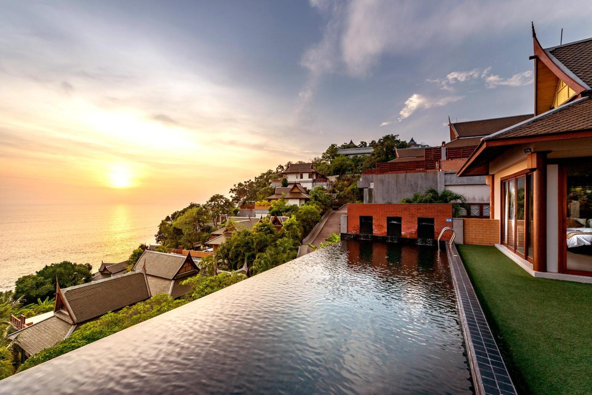 Grand Pool Villa
