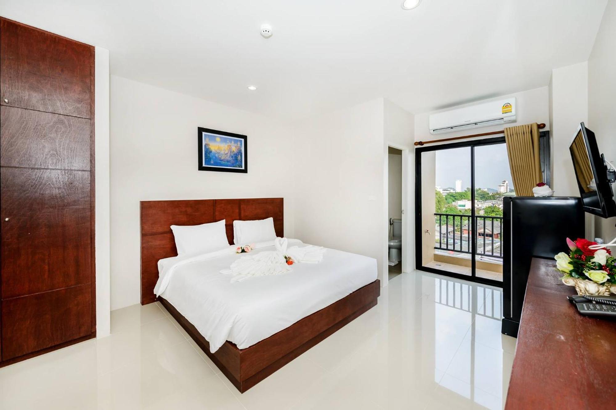 Studio Apartment