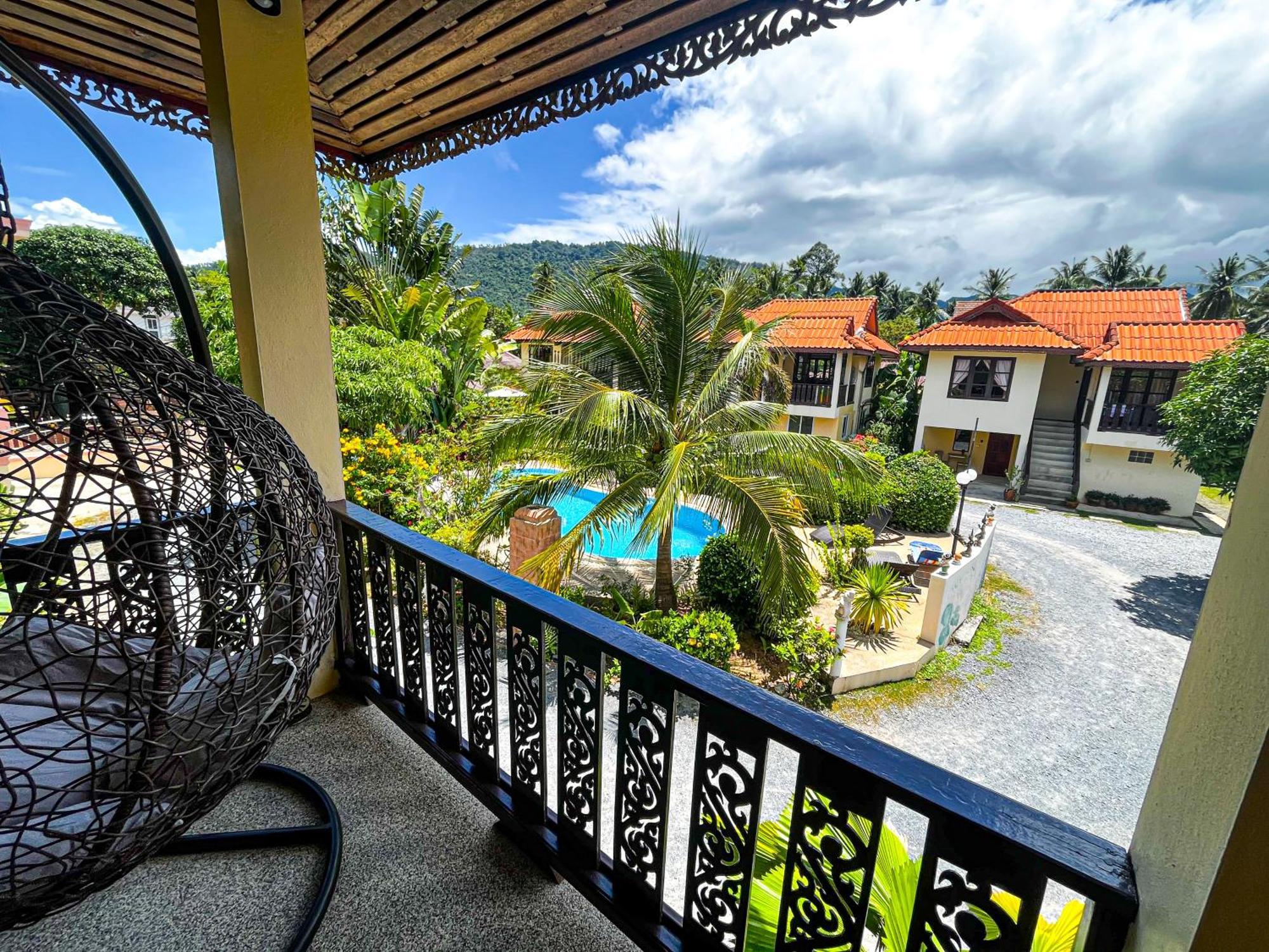 One-Bedroom Apartment with Balcony
