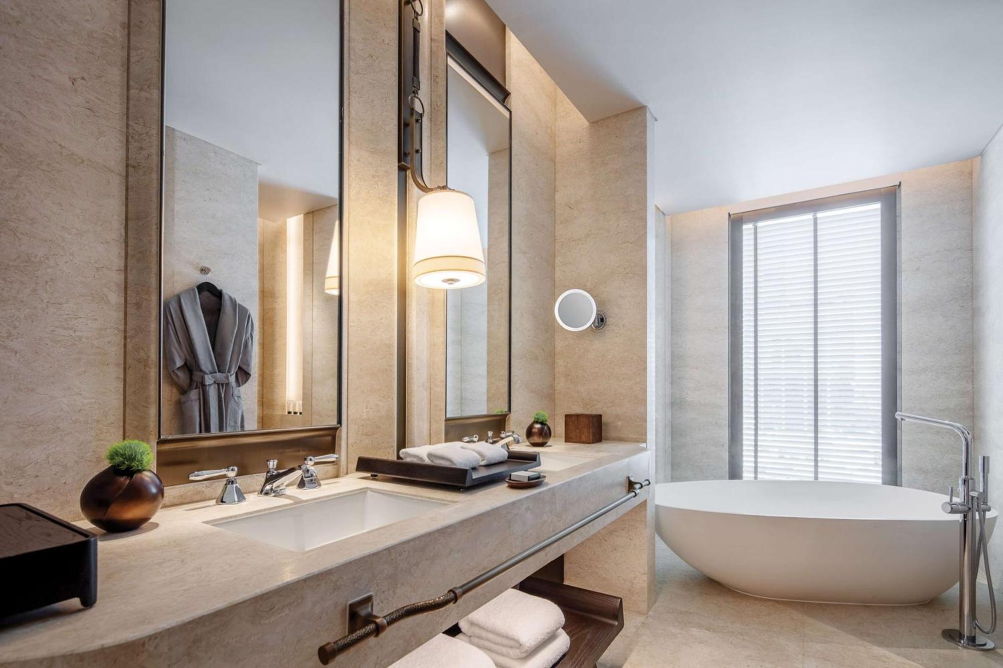 One-Bedroom King Suite