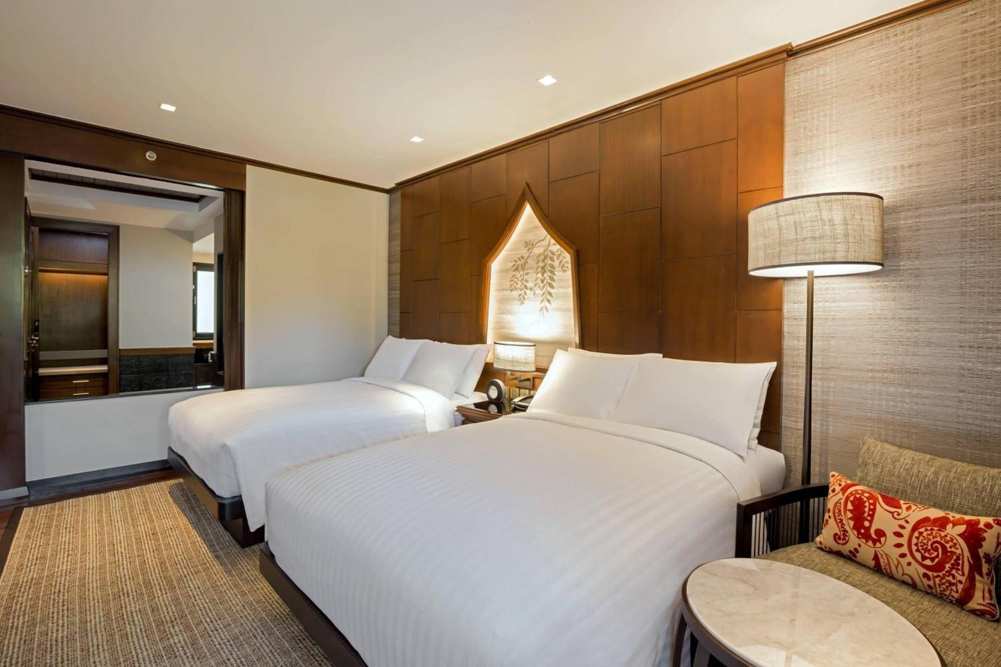 Premium Pool View Guest room 2 Double Balcony