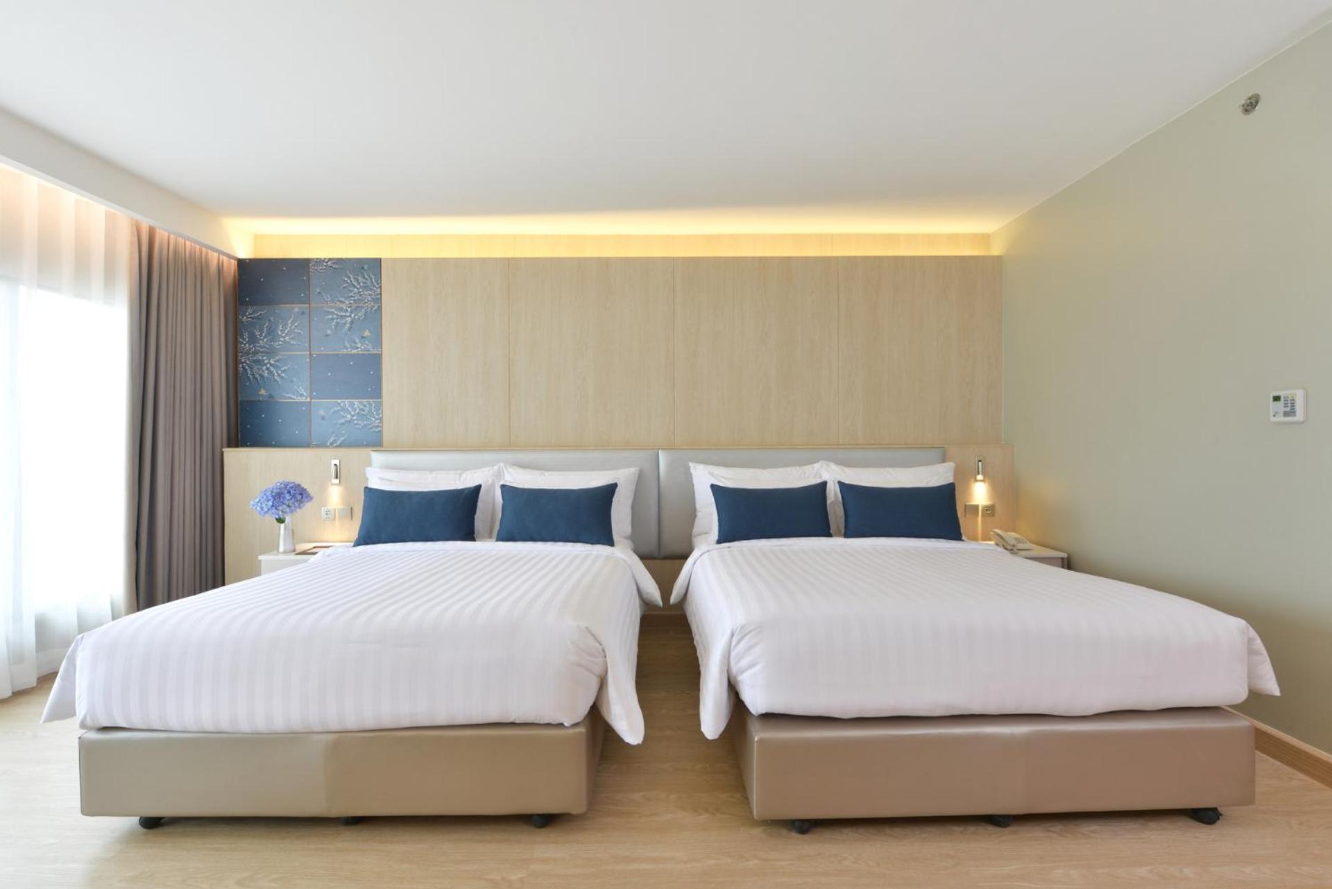 Grand Deluxe Twin Room