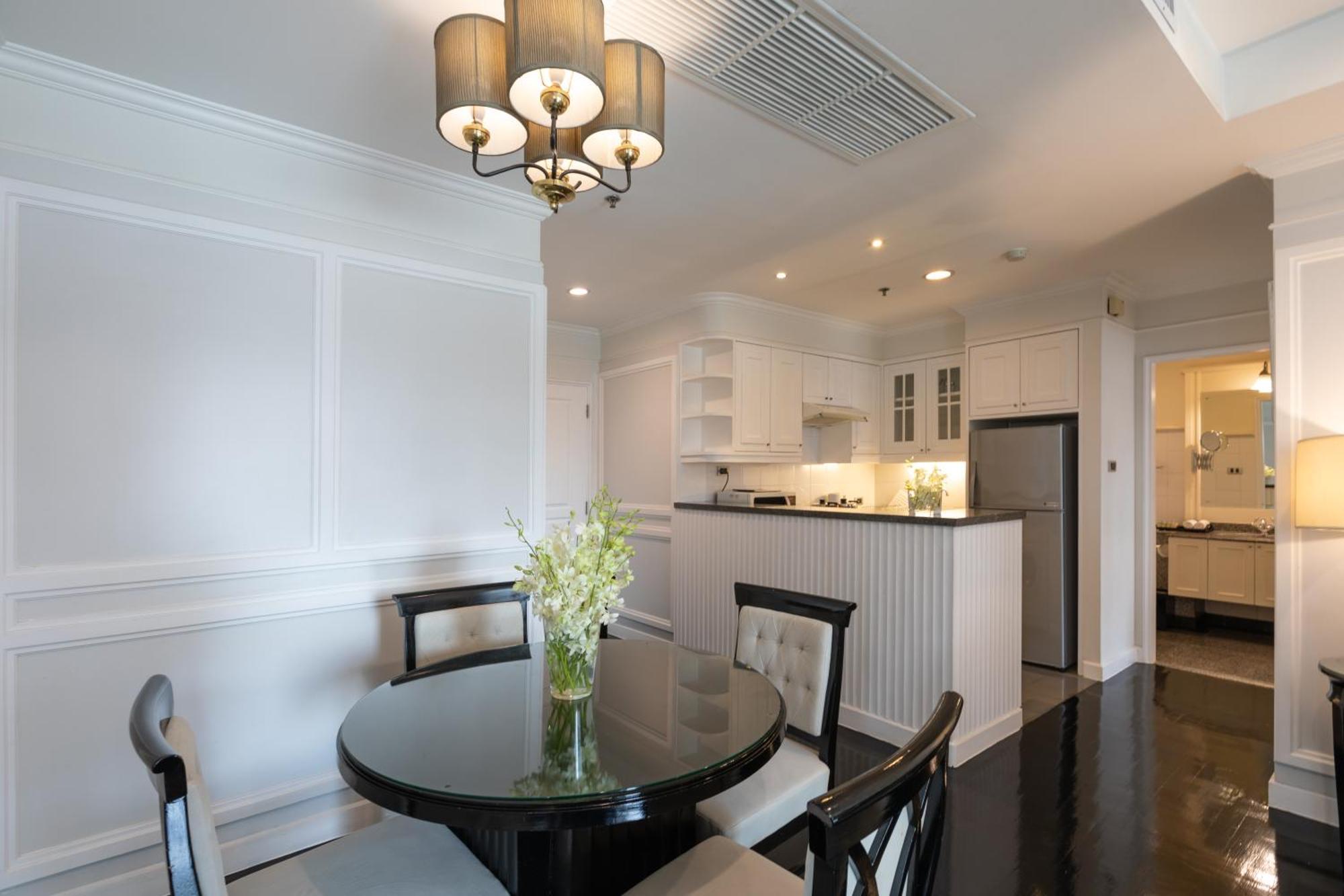 Two Bedroom Suite Lounge Access
