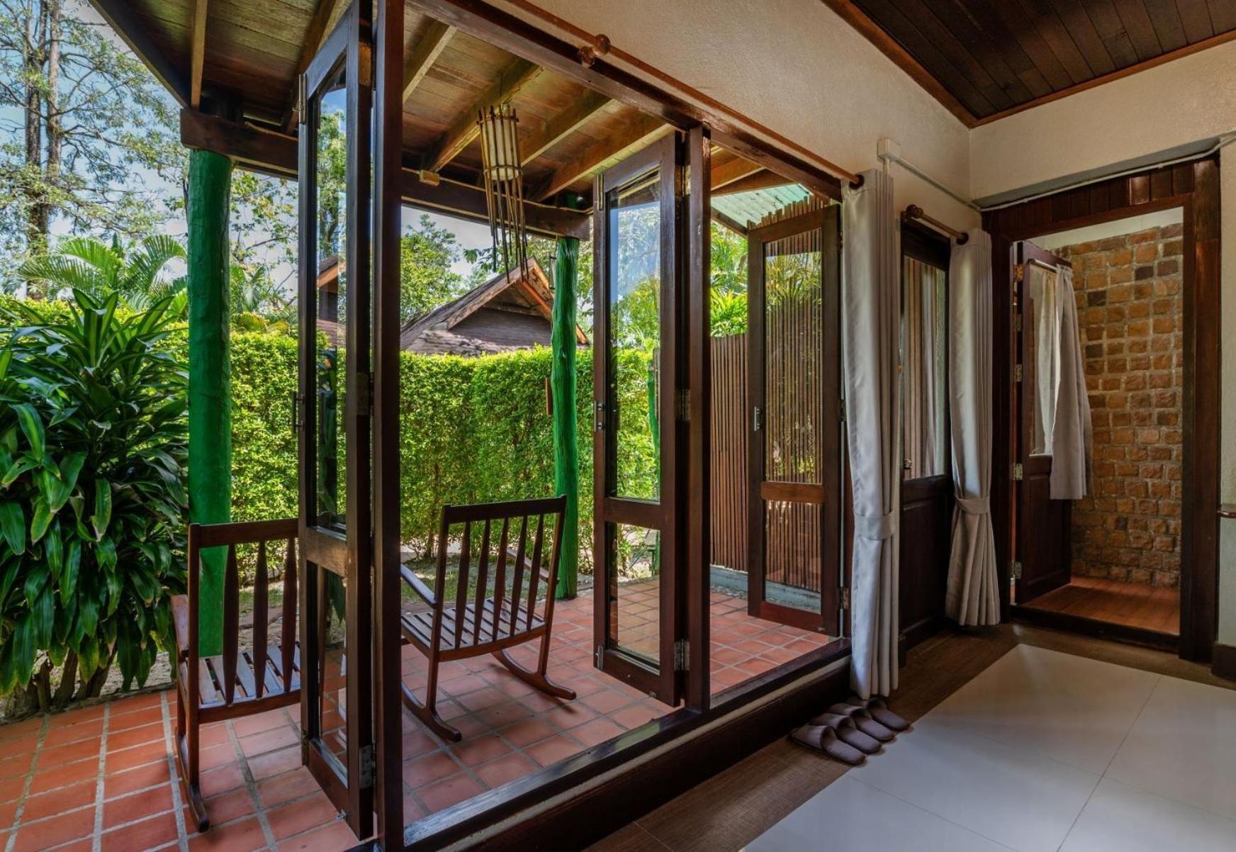 Family Room Garden View
