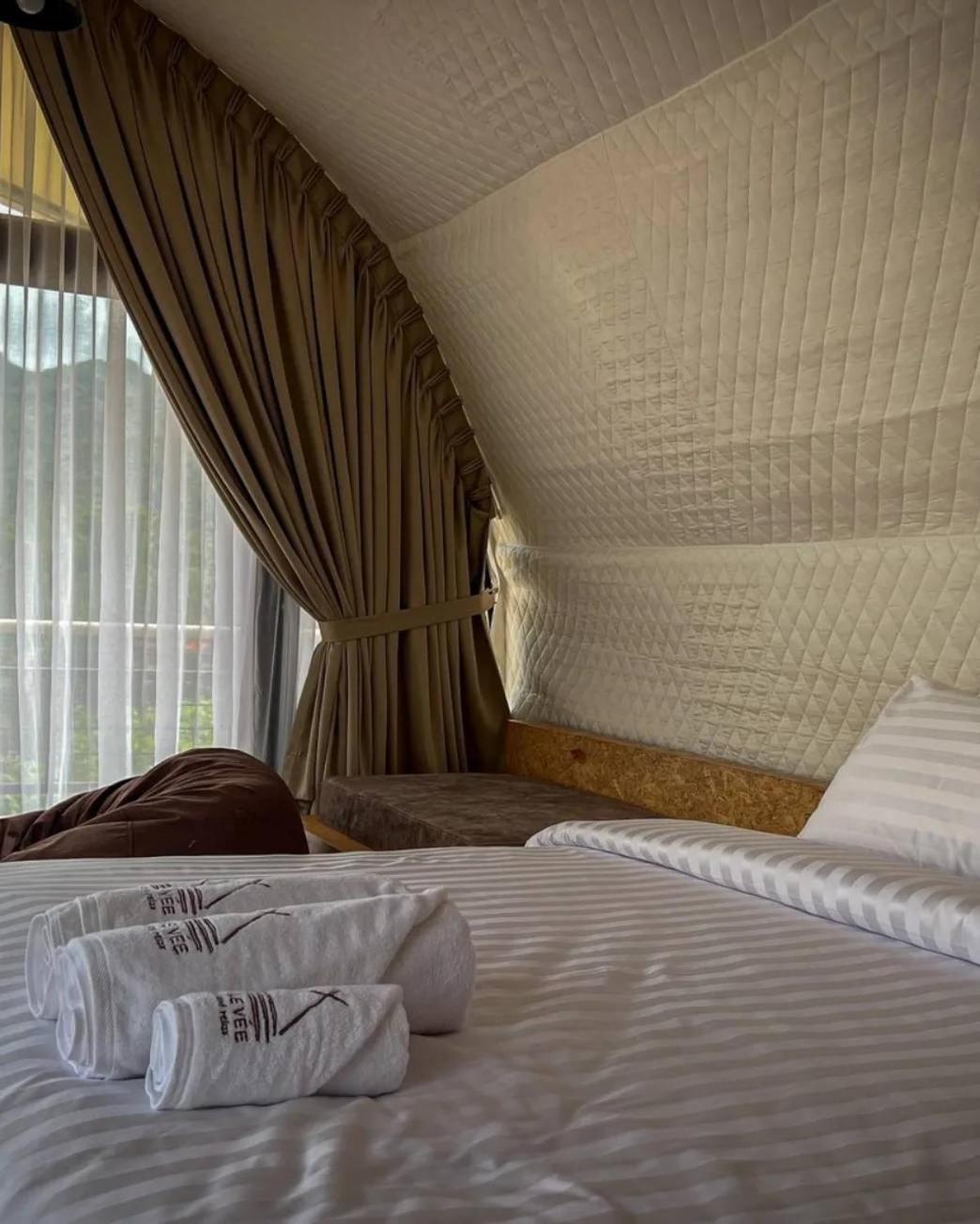 King Room Lake View
